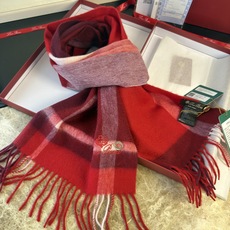 🆕Loro Piana · 诺悠翩雅秋冬新品❗️【极品山羊绒水波纹格纹围巾】送人自留都太高大上了😍重磅上新,爆款爆款,渠 🆕Loro Piana · 诺悠翩雅秋冬新品❗️【极品山羊绒水波纹格纹围巾】送人自留都太高大上了😍重磅上新,爆款爆款,渠