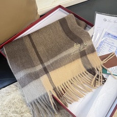 🆕Loro Piana · 诺悠翩雅秋冬新品❗️【极品山羊绒水波纹格纹围巾】送人自留都太高大上了😍重磅上新,爆款爆款,渠 🆕Loro Piana · 诺悠翩雅秋冬新品❗️【极品山羊绒水波纹格纹围巾】送人自留都太高大上了😍重磅上新,爆款爆款,渠