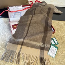 🆕Loro Piana · 诺悠翩雅秋冬新品❗️【极品山羊绒水波纹格纹围巾】送人自留都太高大上了😍重磅上新,爆款爆款,渠 🆕Loro Piana · 诺悠翩雅秋冬新品❗️【极品山羊绒水波纹格纹围巾】送人自留都太高大上了😍重磅上新,爆款爆款,渠
