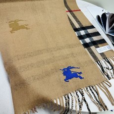 🆕Burberry最新款双面两用马术骑士徽标拼格纹羊绒围巾,这款含金量很高,双面刺绣工艺,印花工艺加提花工艺,大密度双面 🆕Burberry最新款双面两用马术骑士徽标拼格纹羊绒围巾,这款含金量很高,双面刺绣工艺,印花工艺加提花工艺,大密度双面