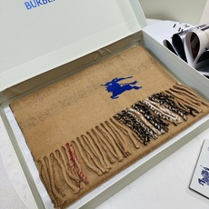 🆕Burberry最新款双面两用马术骑士徽标拼格纹羊绒围巾,这款含金量很高,双面刺绣工艺,印花工艺加提花工艺,大密度双面 🆕Burberry最新款双面两用马术骑士徽标拼格纹羊绒围巾,这款含金量很高,双面刺绣工艺,印花工艺加提花工艺,大密度双面