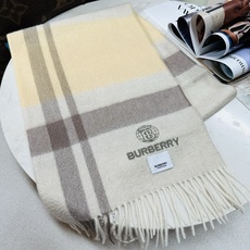 🆕Burberry · 巴宝莉新款重磅水波纹羊绒围巾‼️今年我们的男款真的是高端Level,重磅极品‼️妥妥的家属福利👍 🆕Burberry · 巴宝莉新款重磅水波纹羊绒围巾‼️今年我们的男款真的是高端Level,重磅极品‼️妥妥的家属福利👍