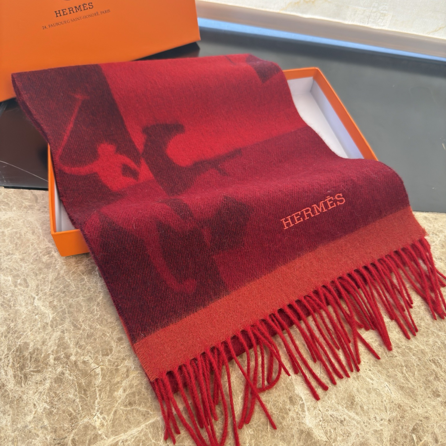 🆕 【▪Hermes · 爱马仕提花围巾，精致的温柔配色，超级迷恋❗️气质低调恬静又不失优雅❗️】重点推荐❗️高级舒适时