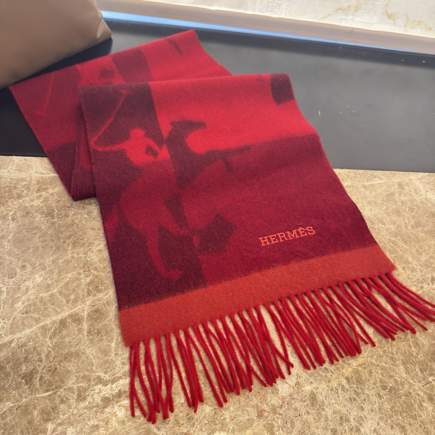🆕 【▪Hermes · 爱马仕提花围巾，精致的温柔配色，超级迷恋❗️气质低调恬静又不失优雅❗️】重点推荐❗️高级舒适时