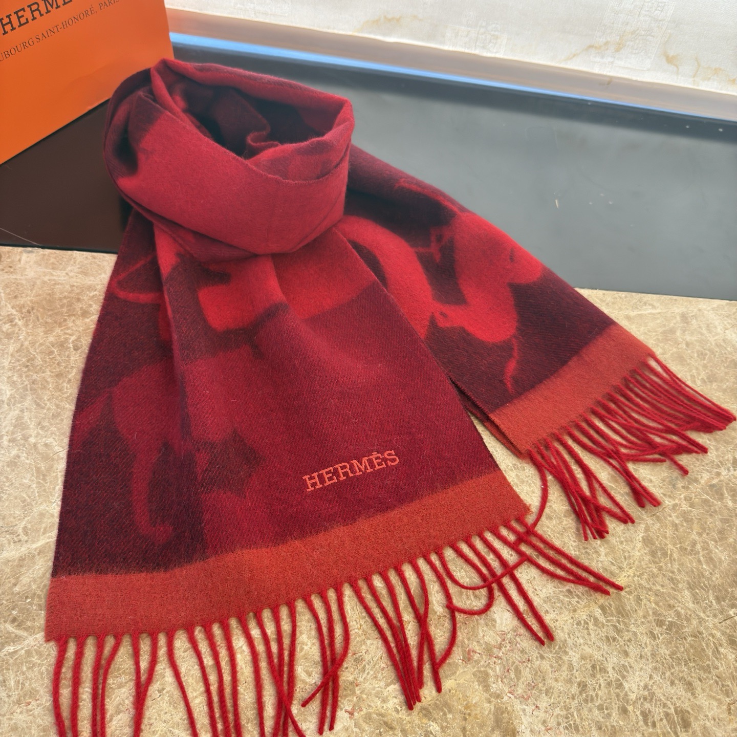 🆕 【▪Hermes · 爱马仕提花围巾，精致的温柔配色，超级迷恋❗️气质低调恬静又不失优雅❗️】重点推荐❗️高级舒适时
