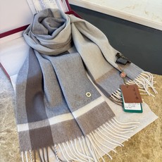 🆕Loro Piana · 诺悠翩雅秋冬新品❗️【极品山羊绒水波纹格纹围巾】送人自留都太高大上了😍重磅上新,爆款爆款,渠 🆕Loro Piana · 诺悠翩雅秋冬新品❗️【极品山羊绒水波纹格纹围巾】送人自留都太高大上了😍重磅上新,爆款爆款,渠