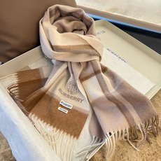 🆕Burberry · 巴宝莉新款重磅水波纹羊绒围巾‼️今年我们的男款真的是高端Level,重磅极品‼️妥妥的家属福利👍 🆕Burberry · 巴宝莉新款重磅水波纹羊绒围巾‼️今年我们的男款真的是高端Level,重磅极品‼️妥妥的家属福利👍
