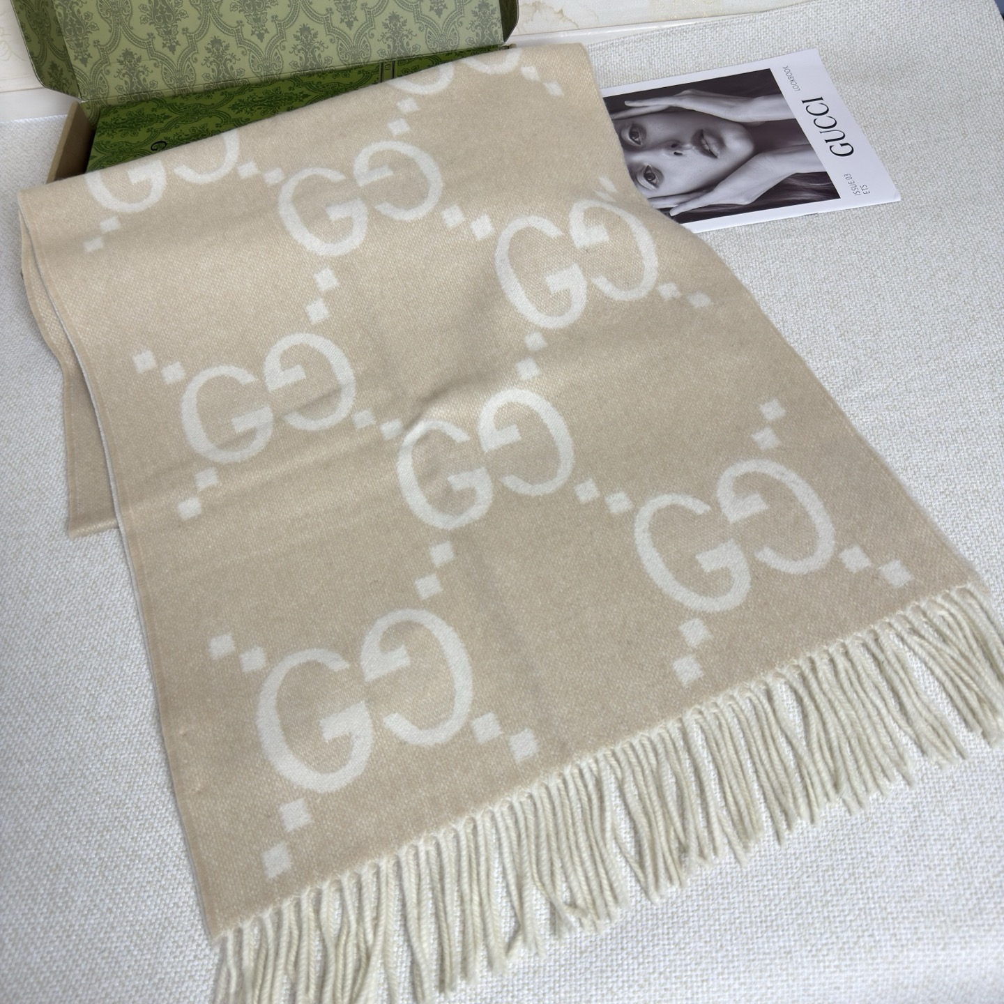 🆕Gucci大G双面羊绒围巾  Size：45*200cm   100%羊绒 G家难得纯羊绒出品！超洋气大G提花、两面配