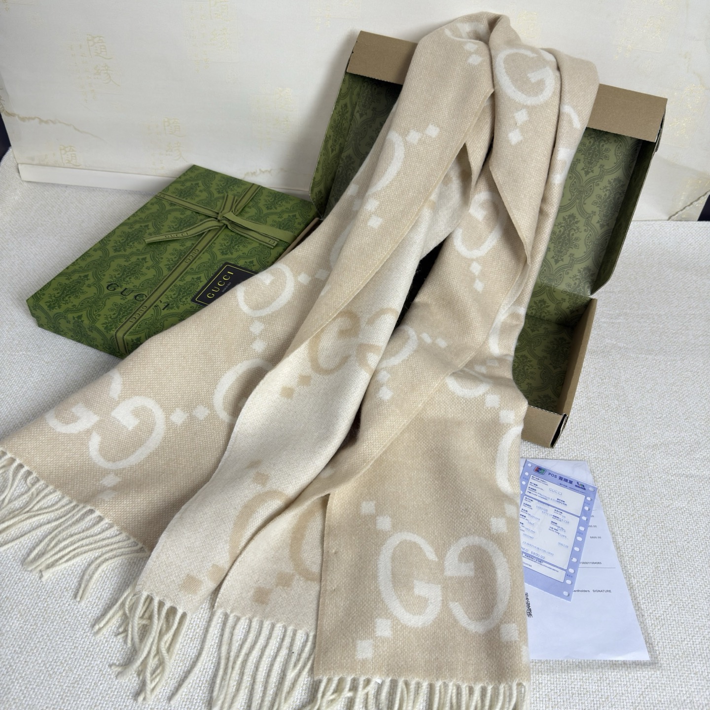 🆕Gucci大G双面羊绒围巾  Size：45*200cm   100%羊绒 G家难得纯羊绒出品！超洋气大G提花、两面配