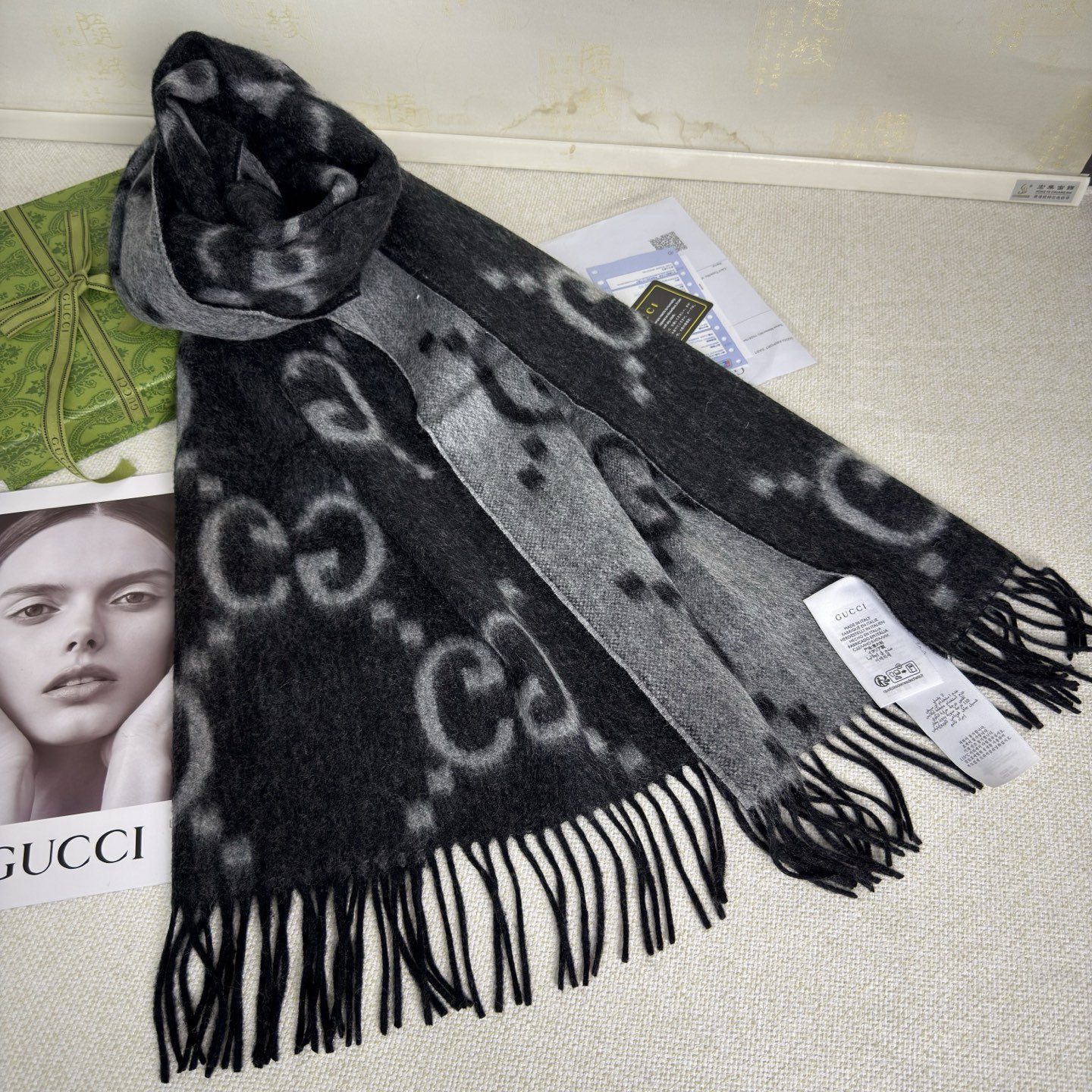 🆕Gucci大G双面羊绒围巾  Size：45*200cm   100%羊绒 G家难得纯羊绒出品！超洋气大G提花、两面配