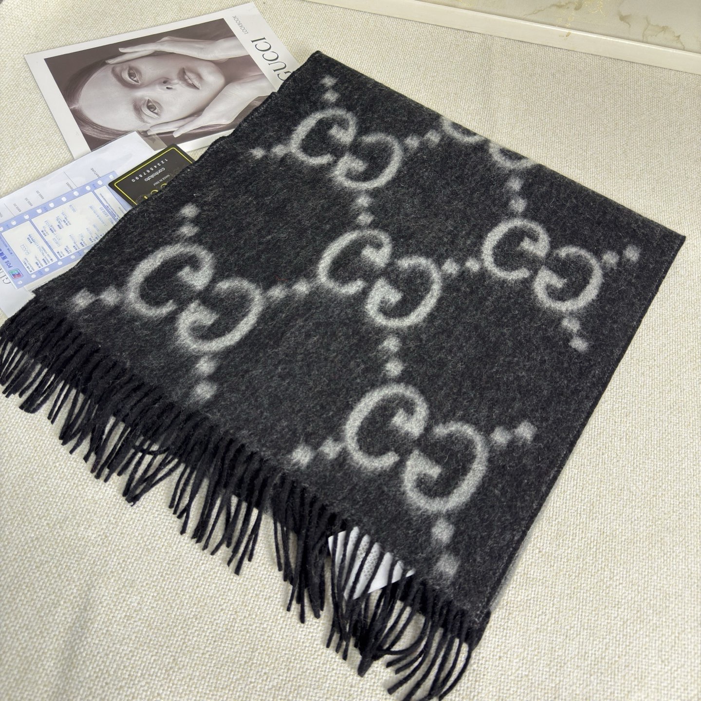 🆕Gucci大G双面羊绒围巾  Size：45*200cm   100%羊绒 G家难得纯羊绒出品！超洋气大G提花、两面配