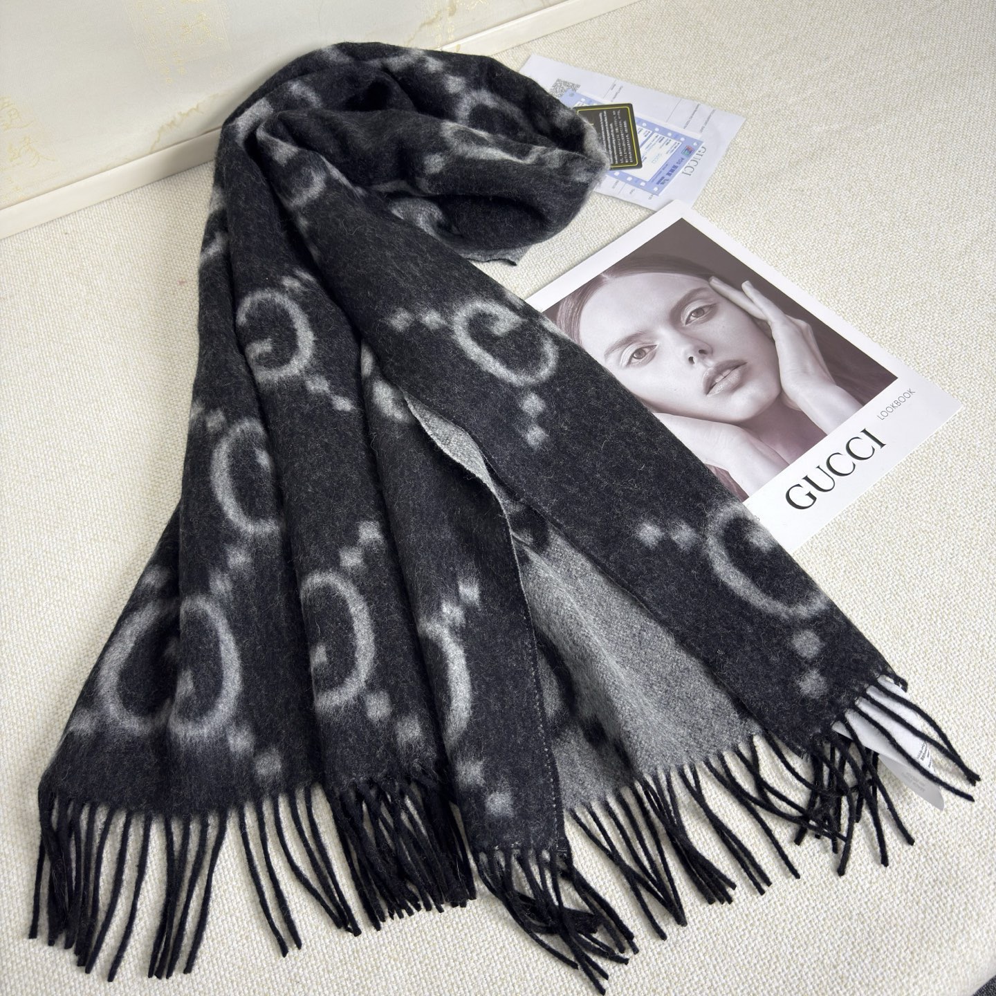 🆕Gucci大G双面羊绒围巾  Size：45*200cm   100%羊绒 G家难得纯羊绒出品！超洋气大G提花、两面配