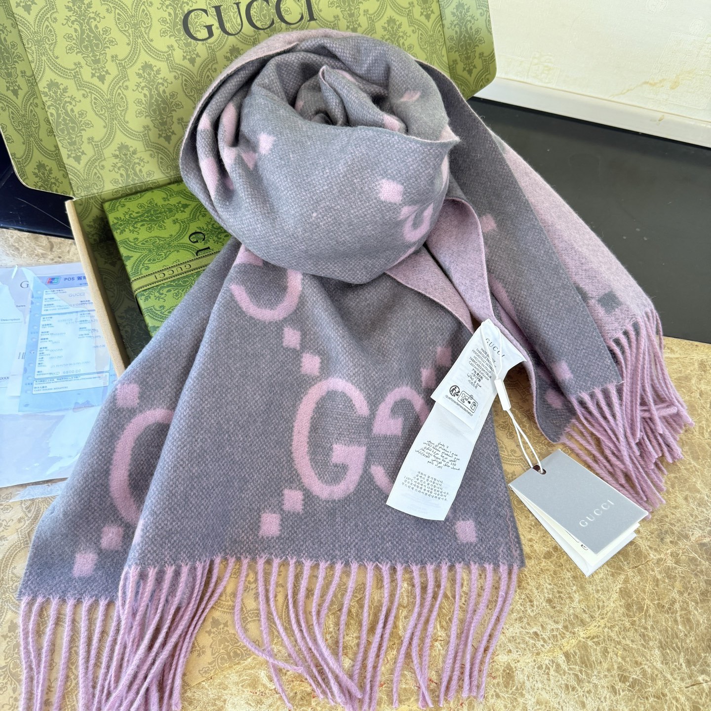 🆕Gucci大G双面羊绒围巾  Size：45*200cm   100%羊绒 G家难得纯羊绒出品！超洋气大G提花、两面配