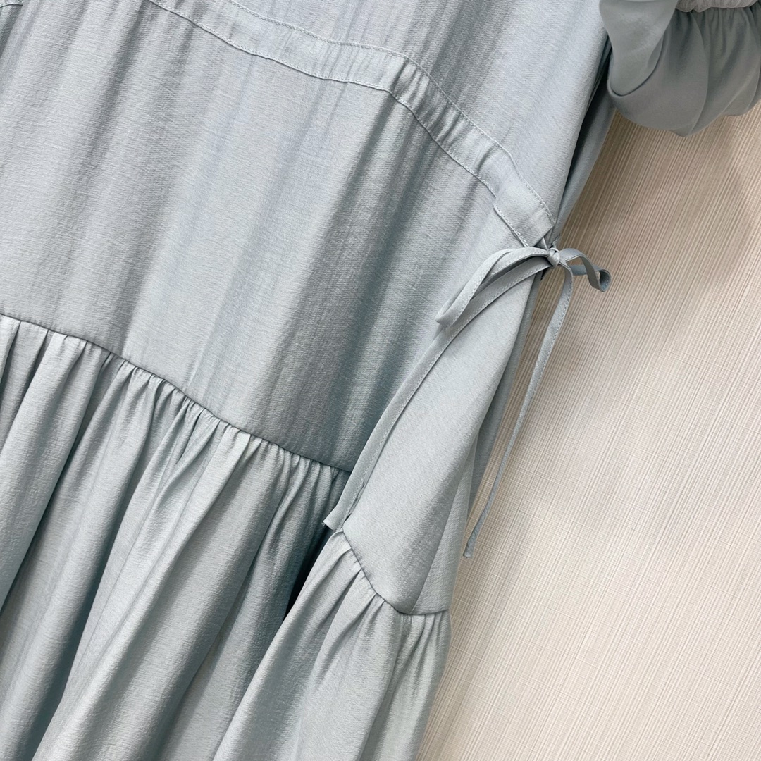 夏季新款莱赛尔收腰泡泡袖连衣裙布面微带光泽感丝滑垂坠透薄飘逸搭配了同色系内衬设计温柔文艺甜美从18到40