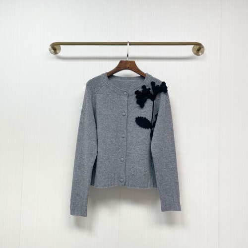 Wool Knit Cardigan with Crochet Flower Embellishment - Elegant & Cozy 1 Wool Knit Cardigan with Crochet Flower Embellishment - Elegant & Cozy
