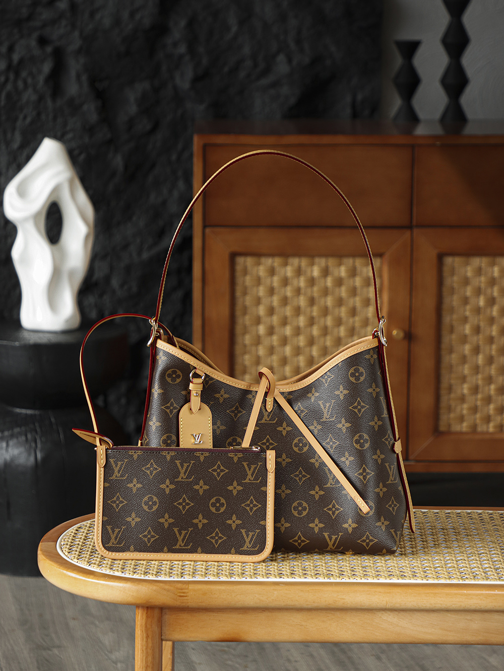 NO:812541,Special grade original leather, new version of Carryall trumpet M46203, special grade AS private version of new fabric, LV Carryall trumpet, can be called the 'all-rounder' in the fashion industry, and it amazes everyone when it appears! It is a timeless legend in the fashion world. After years of baptism, it has become more and more charming and has a look that you will never tire of! Hardware thickly plated 24k steel, size 29*24*12cm, lv special sp diamond grid fabric, louis vuitton19860909特级  原厂皮 新版Carryall小號 M46203 特级AS私品版新面料 LV Carryall小號,堪稱時尚界的“全能選手”,一出場便驚豔眾人！ 是時尚圈永不過時的傳奇,經歲月洗禮,愈發散發出迷人魅力,百看不厭的顏值！ 五金厚鍍24k全鋼 尺寸29*24*12cm,lv特级sp菱形格面料,louis vuitton,Bag