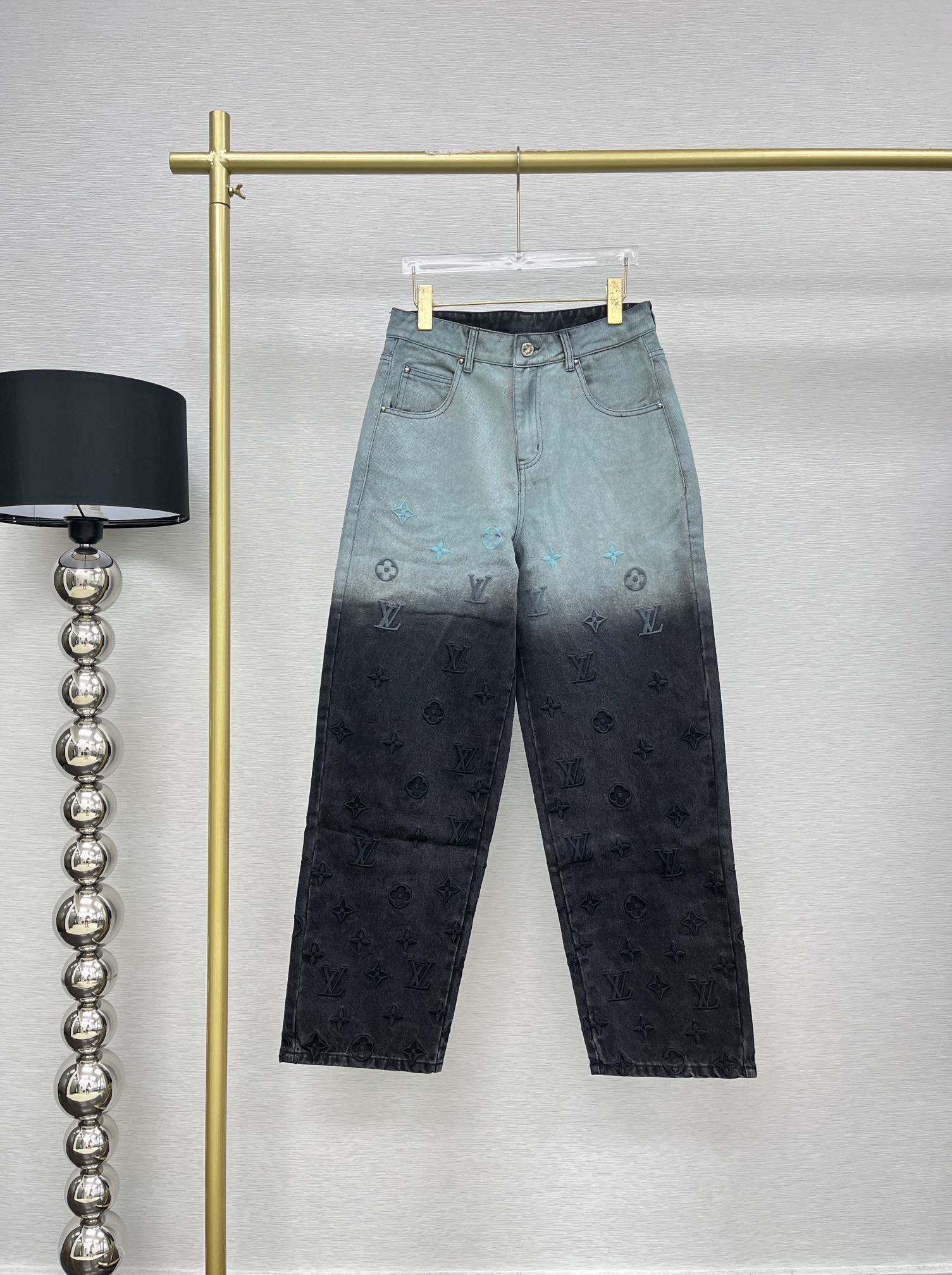 Louis Vuitton Vêtements Jeans Bleu Gris clair Broderie de fleurs Unisexe Coton Tissu coton bleu Série printemps Vintage Peu importe