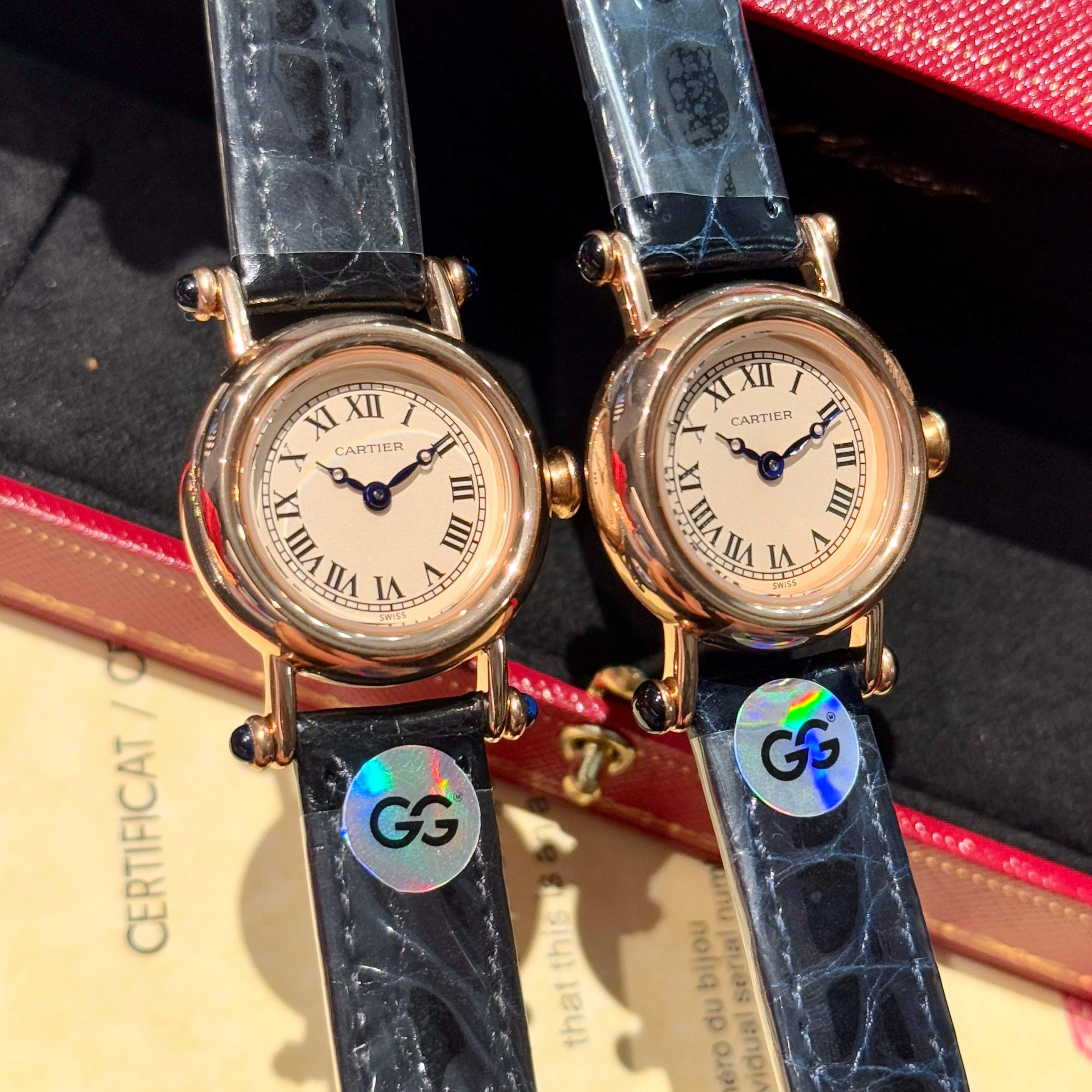 Cartier Diabolo yellow gold case and bezel, white dial, black leather strap 27mm Women's Quartz