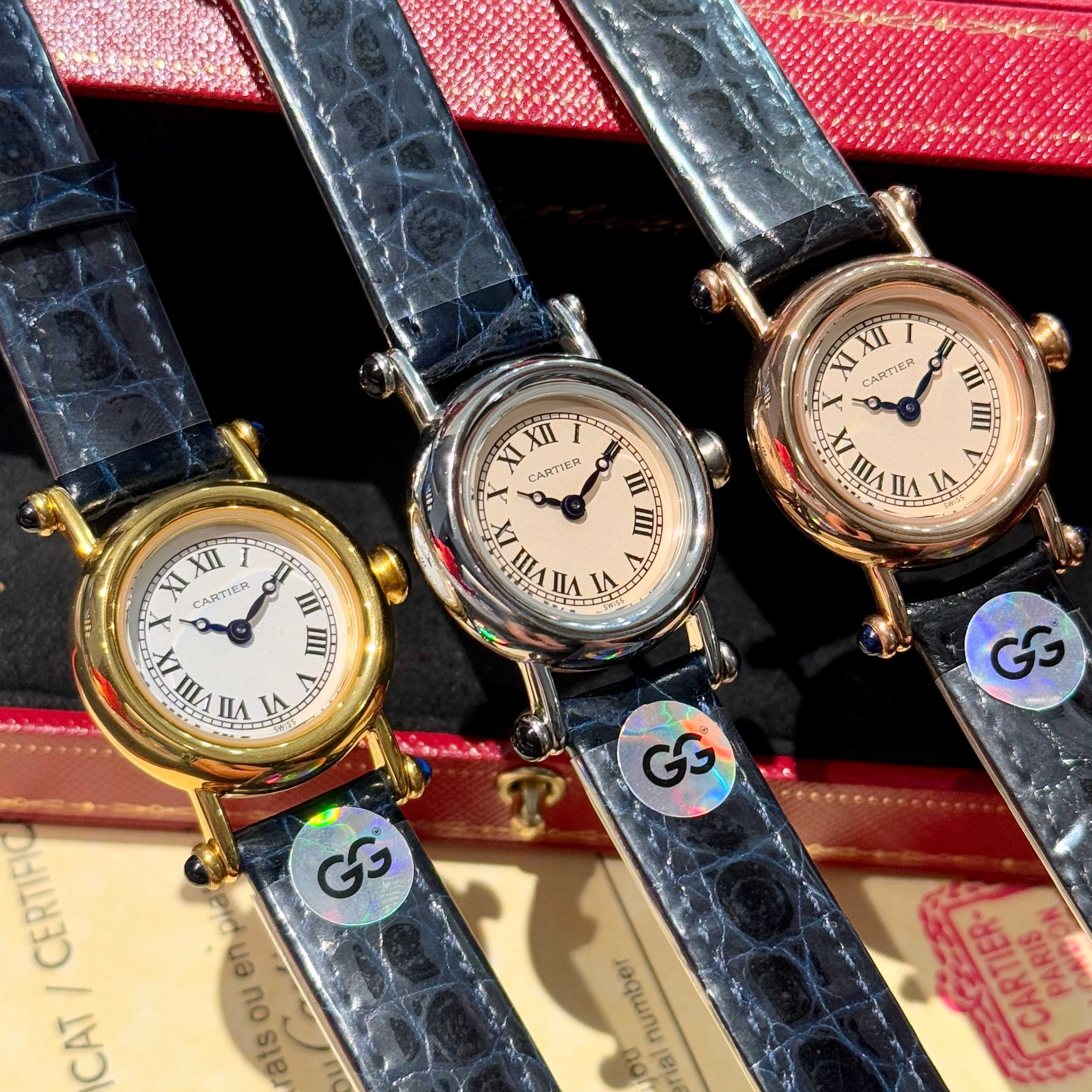 Cartier Diabolo yellow gold case and bezel, white dial, black leather strap 27mm Women's Quartz