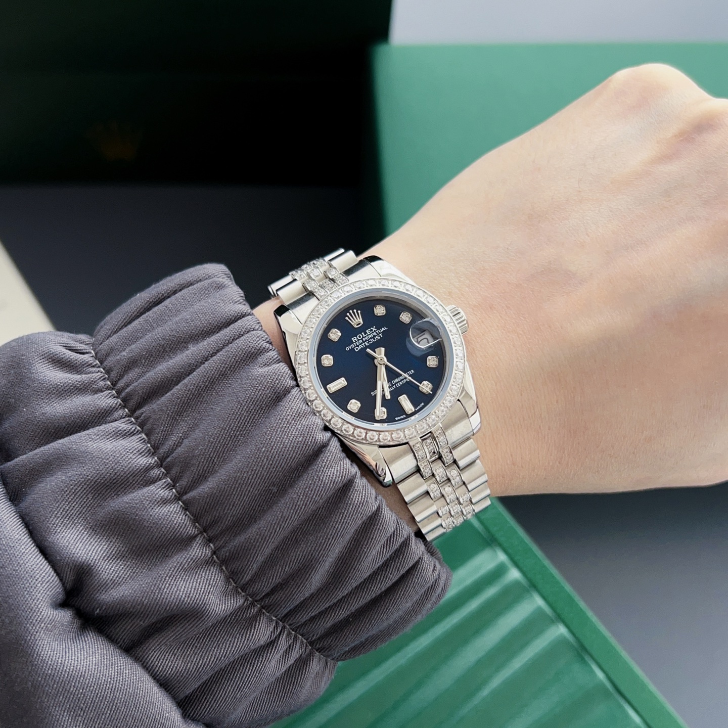 Rolex Style Black Watches Watches Watches detail image 9 from source 765447