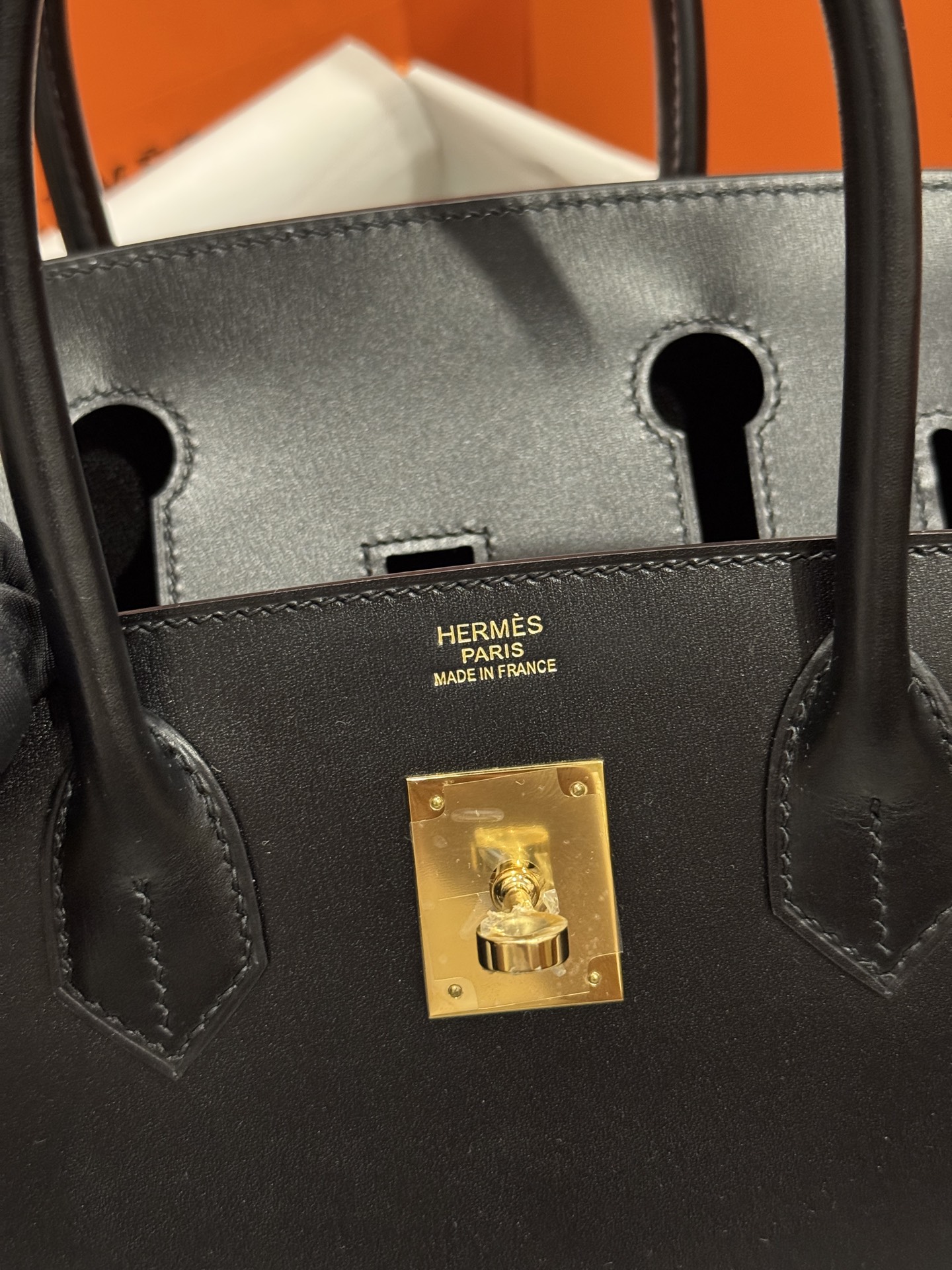 客户定制✈️
BK30 box 黑金 顶级手缝 质感无敌 细节随意对比🆚 进出专柜无压力😎行情价16w➕ 小千拿下

Customized for customers, with the same quality as the counter, but at a very low price.✈️