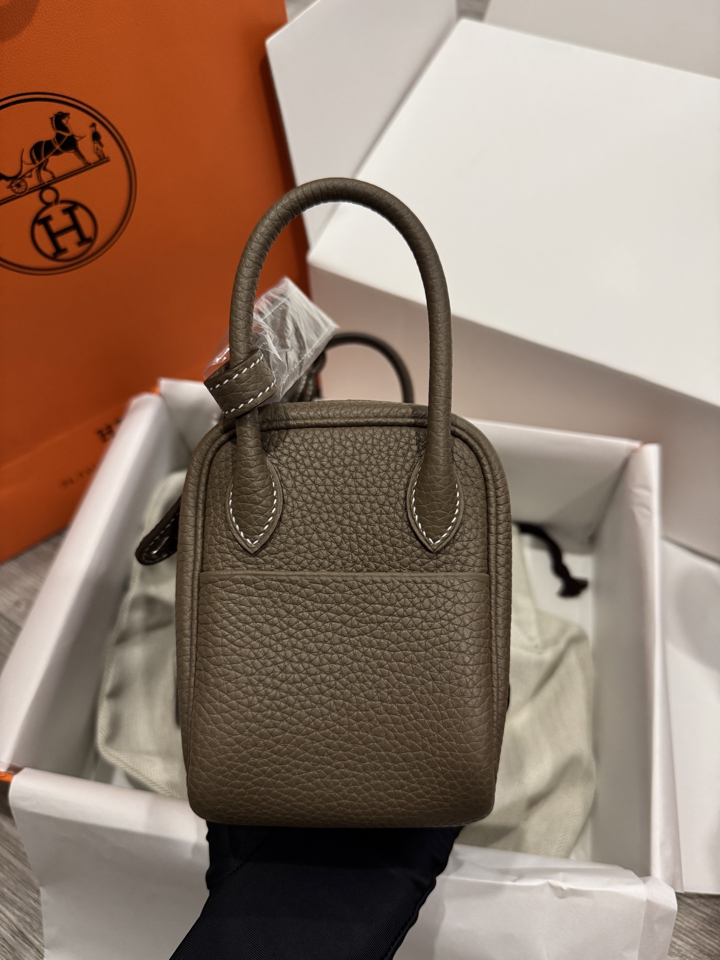 客户定制✈️
Lindy迷你 Tc皮 大象灰 银扣🐘