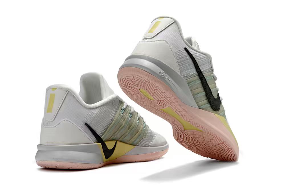 💰150
萨布丽娜3代男女鞋【原标原盒，带气垫】：白绿36--46出货