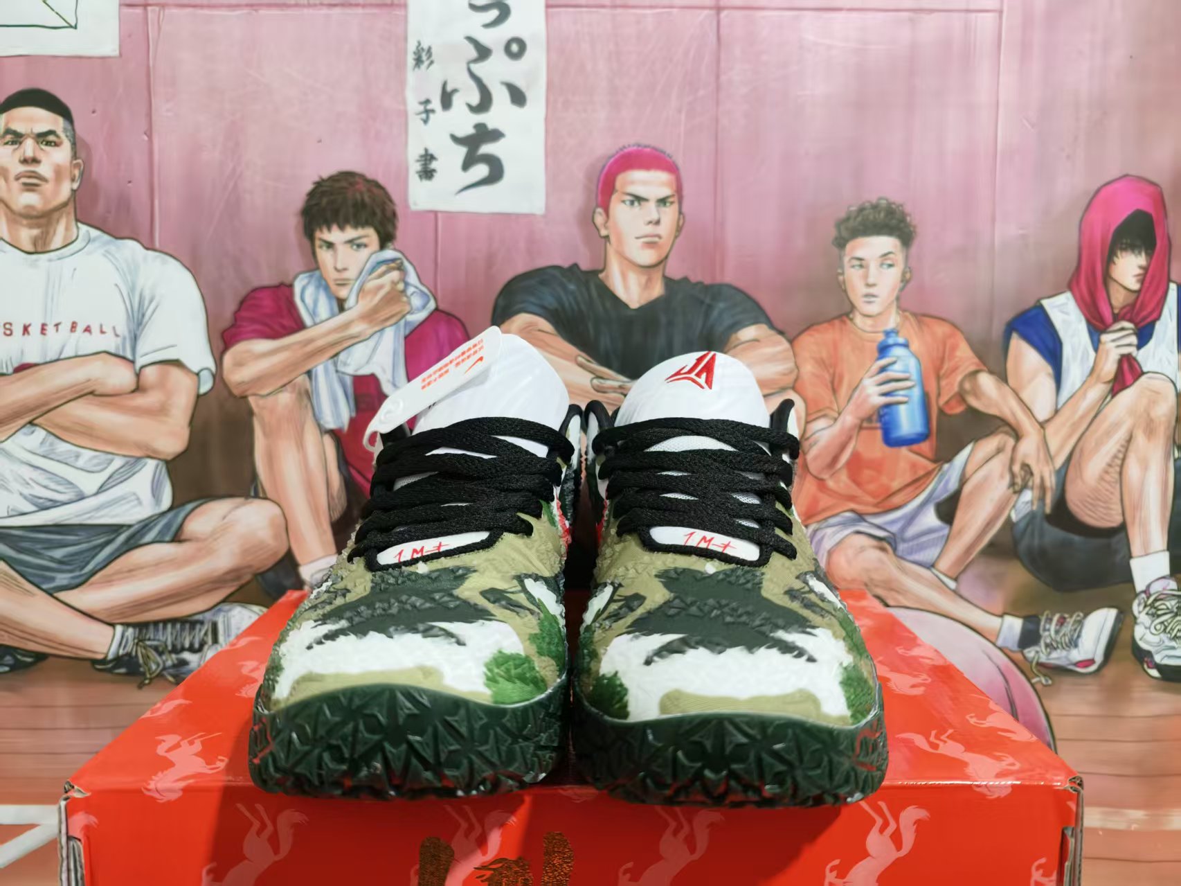 💰370
✅Nike JA 3 莫兰特3代 耐克时尚百搭 耐磨透气 低帮篮球鞋
货号:HF2794-006
尺码:36 36.5 37.5 38 38.5 39 40 40.5 41 42 42.5 43 44 45 46
编码：01-2684450