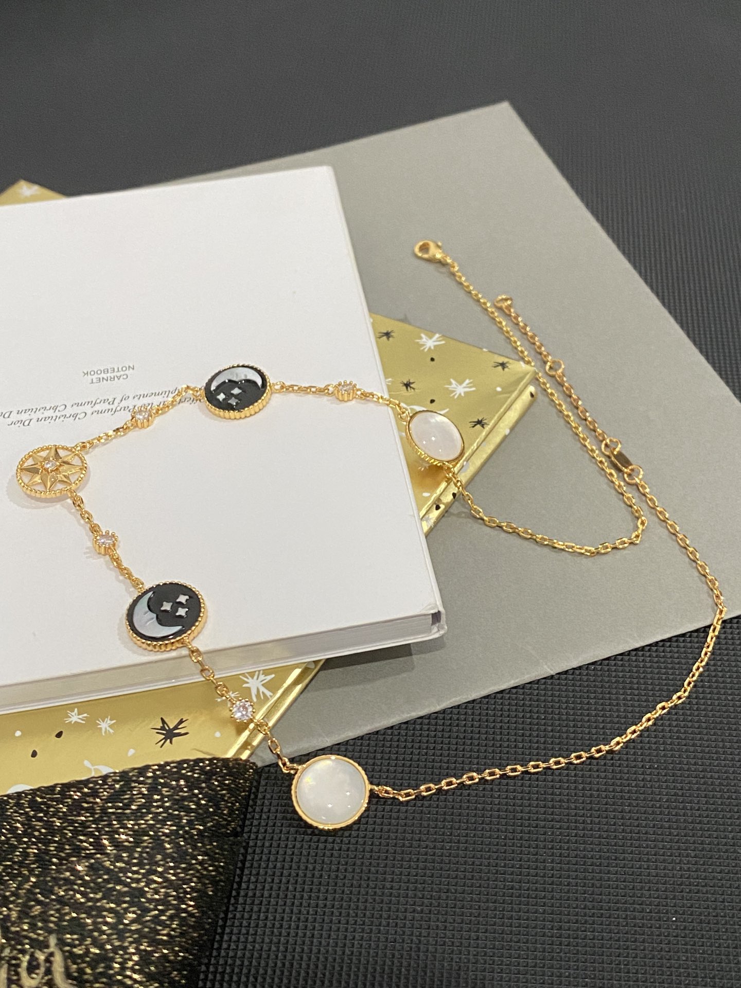 Dior New Necklace Gift Ideas: Luxury Present Guide 6 i1725782932 2781 3