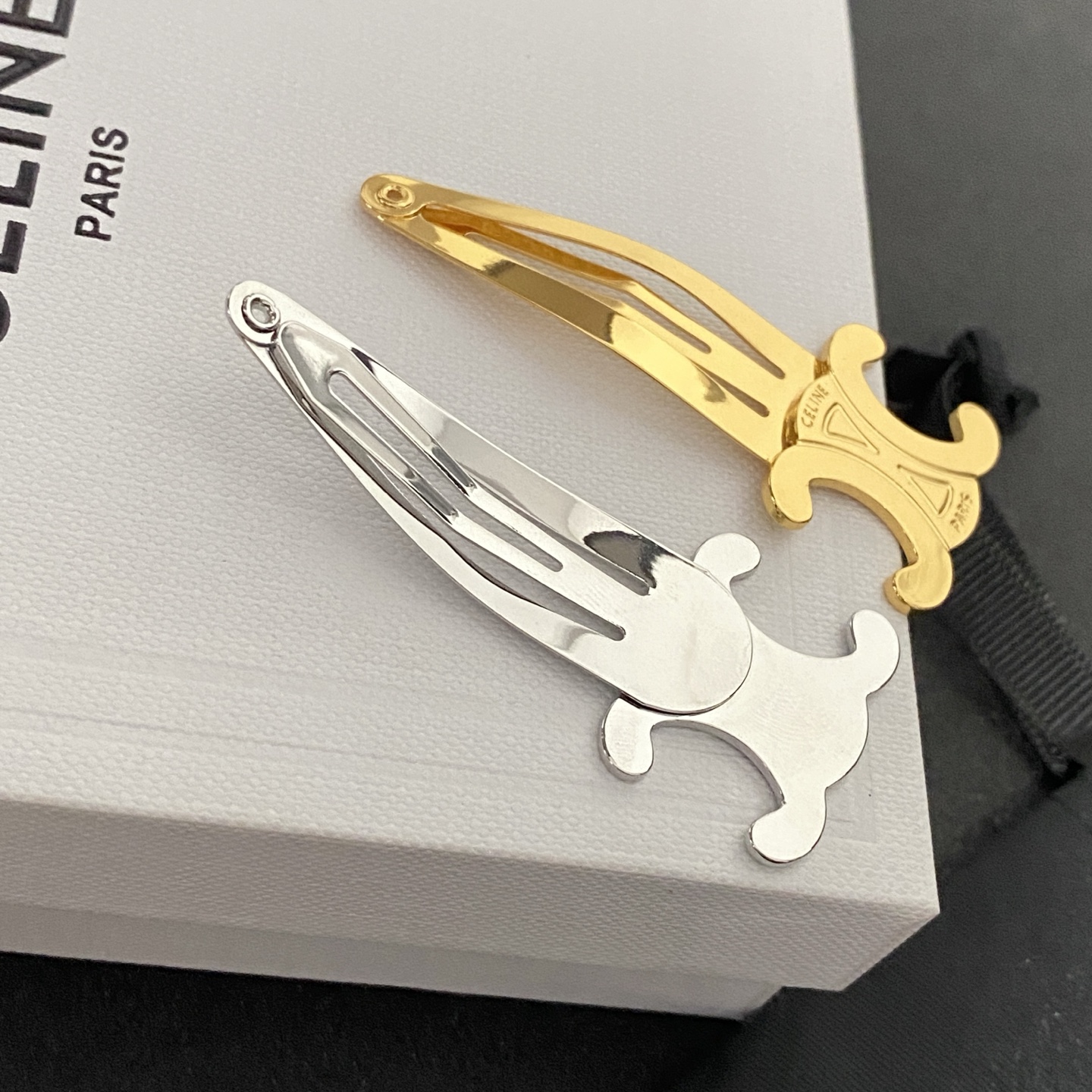 Celine Vintage Revival Hair Clip: 1970s Inspired Tortoiseshell Design 10 i1746758165765 1263 0 4