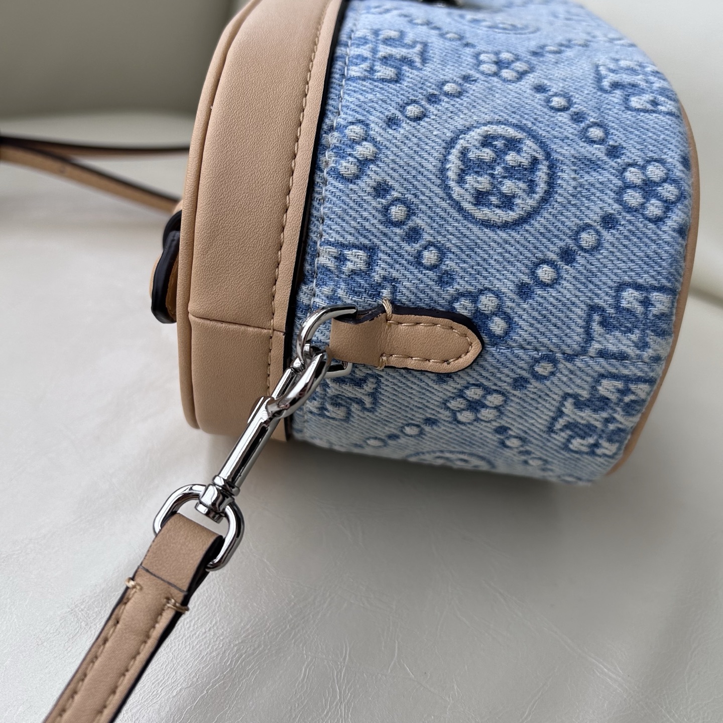 Tory Burch ～ Tory Burch新款女包 T Monogram盒子包 单肩斜挎手提 老花图案