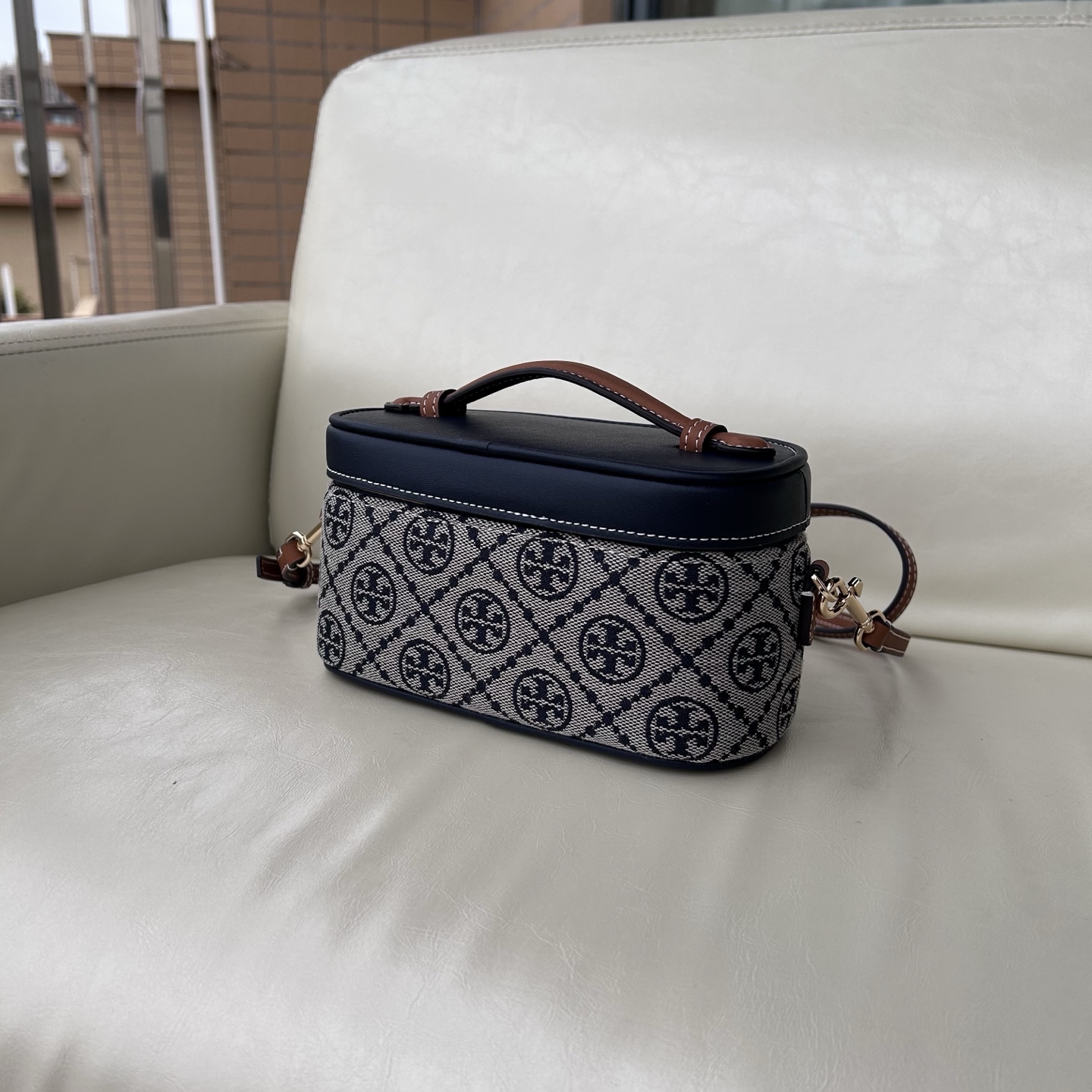Tory Burch ～ Tory Burch新款女包 T Monogram盒子包 单肩斜挎手提 老花图案