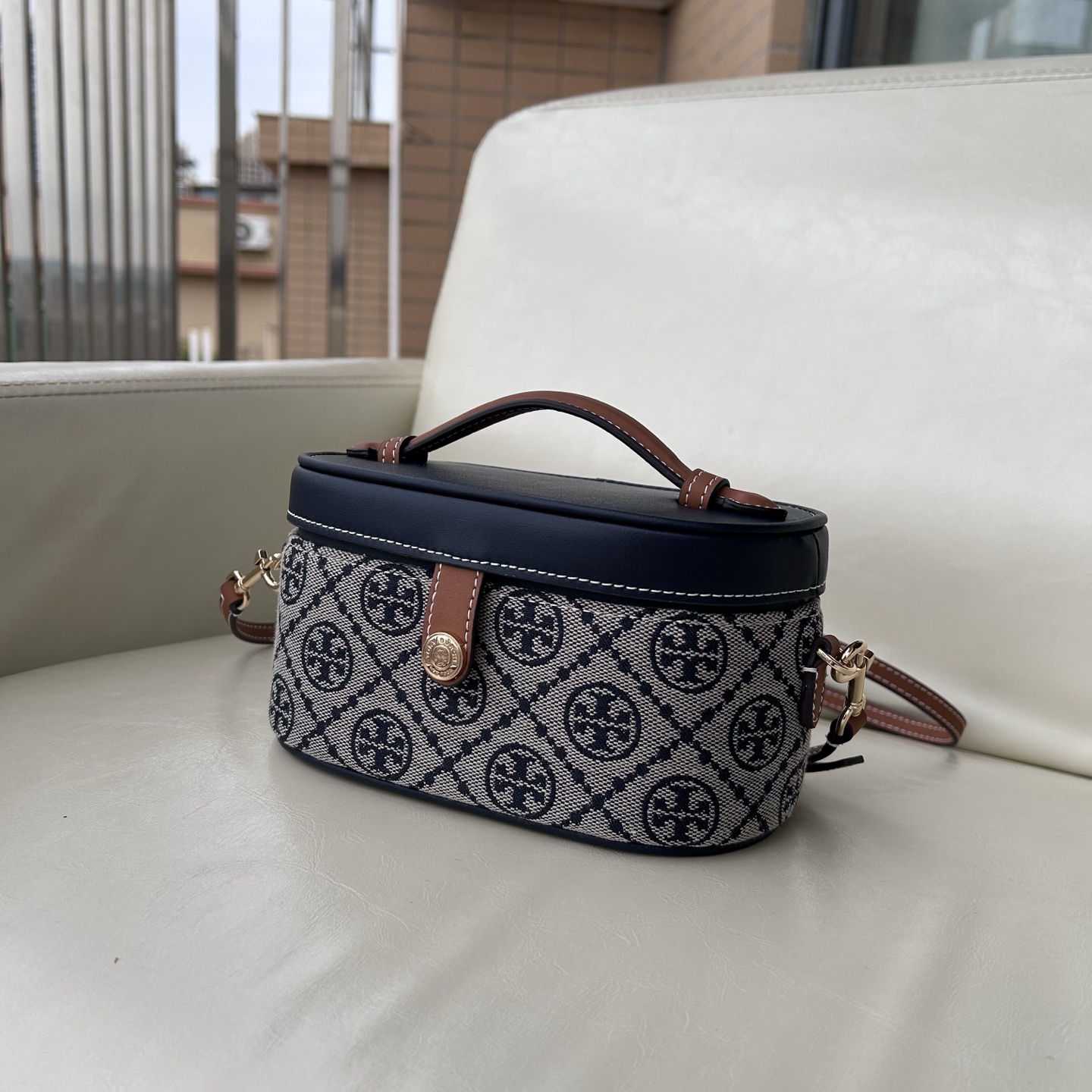 Tory Burch ～ Tory Burch新款女包 T Monogram盒子包 单肩斜挎手提 老花图案