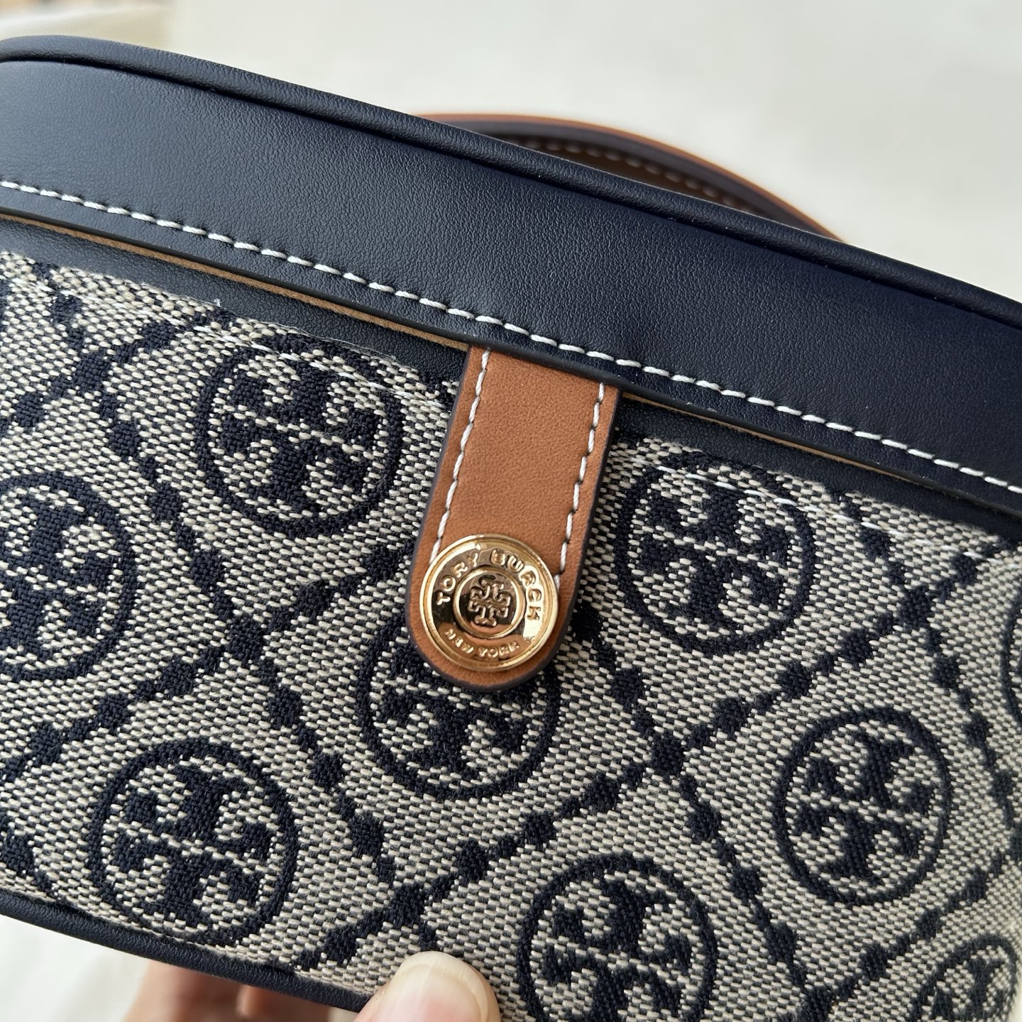 Tory Burch ～ Tory Burch新款女包 T Monogram盒子包 单肩斜挎手提 老花图案