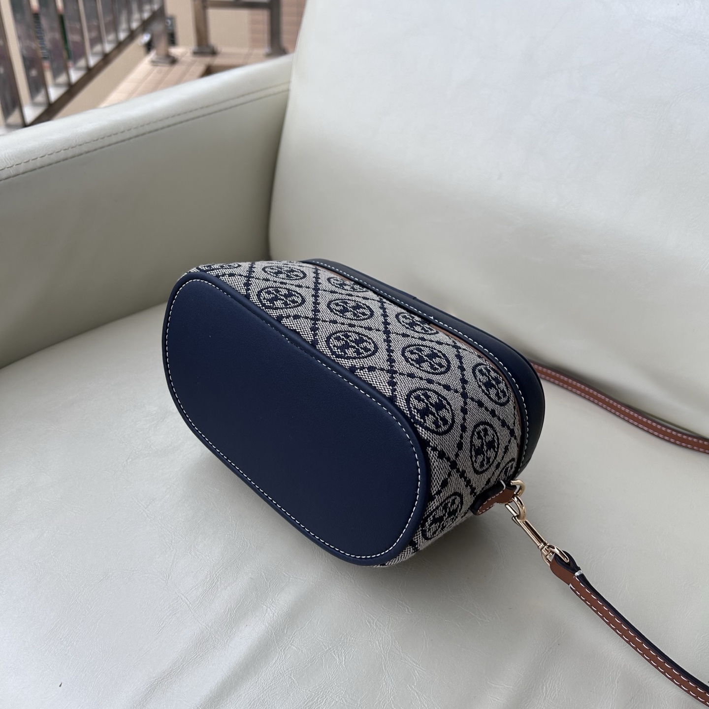 Tory Burch ～ Tory Burch新款女包 T Monogram盒子包 单肩斜挎手提 老花图案