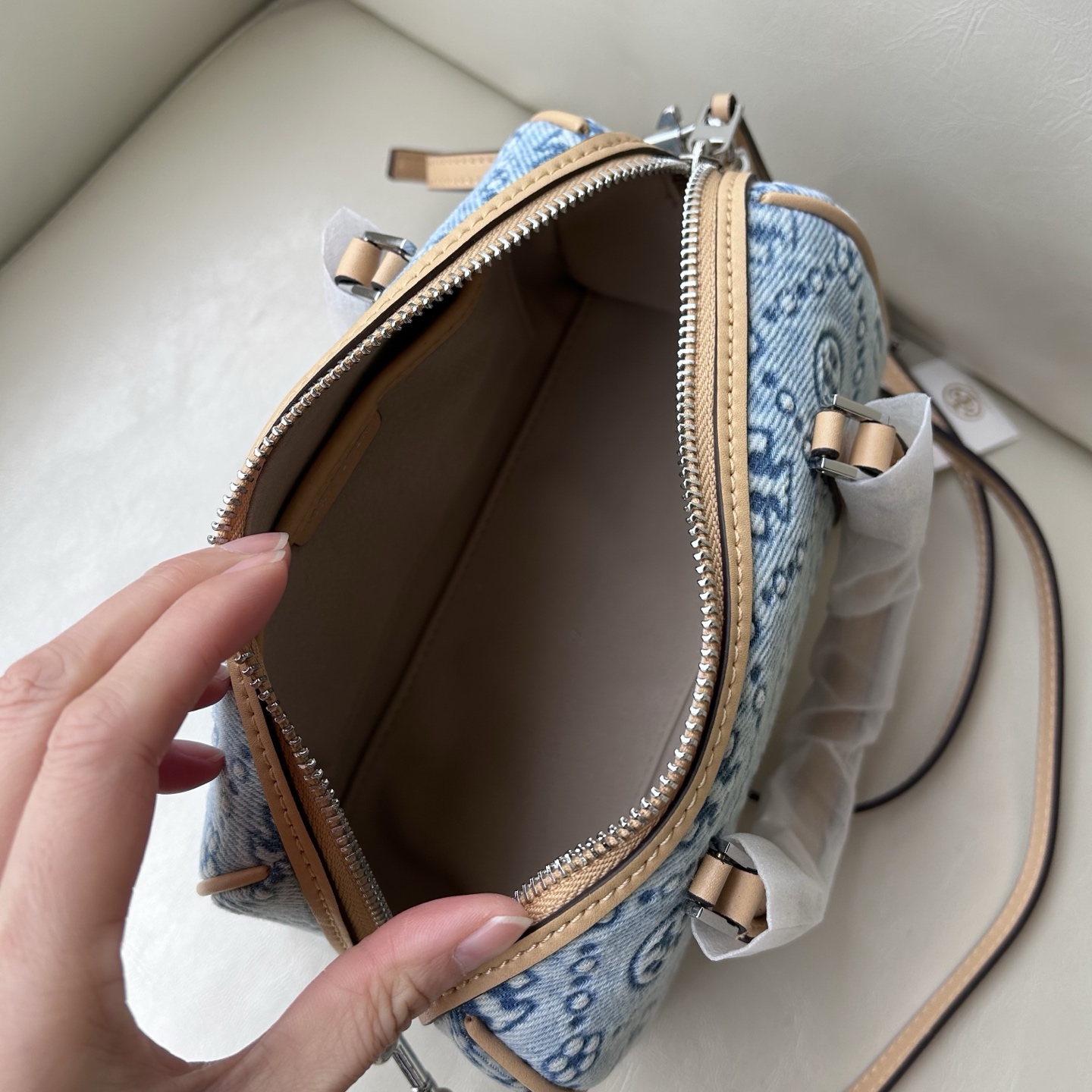 Tory Burch ～ tory burch丹宁牛仔老花牛皮水桶包TMonogram几何图案