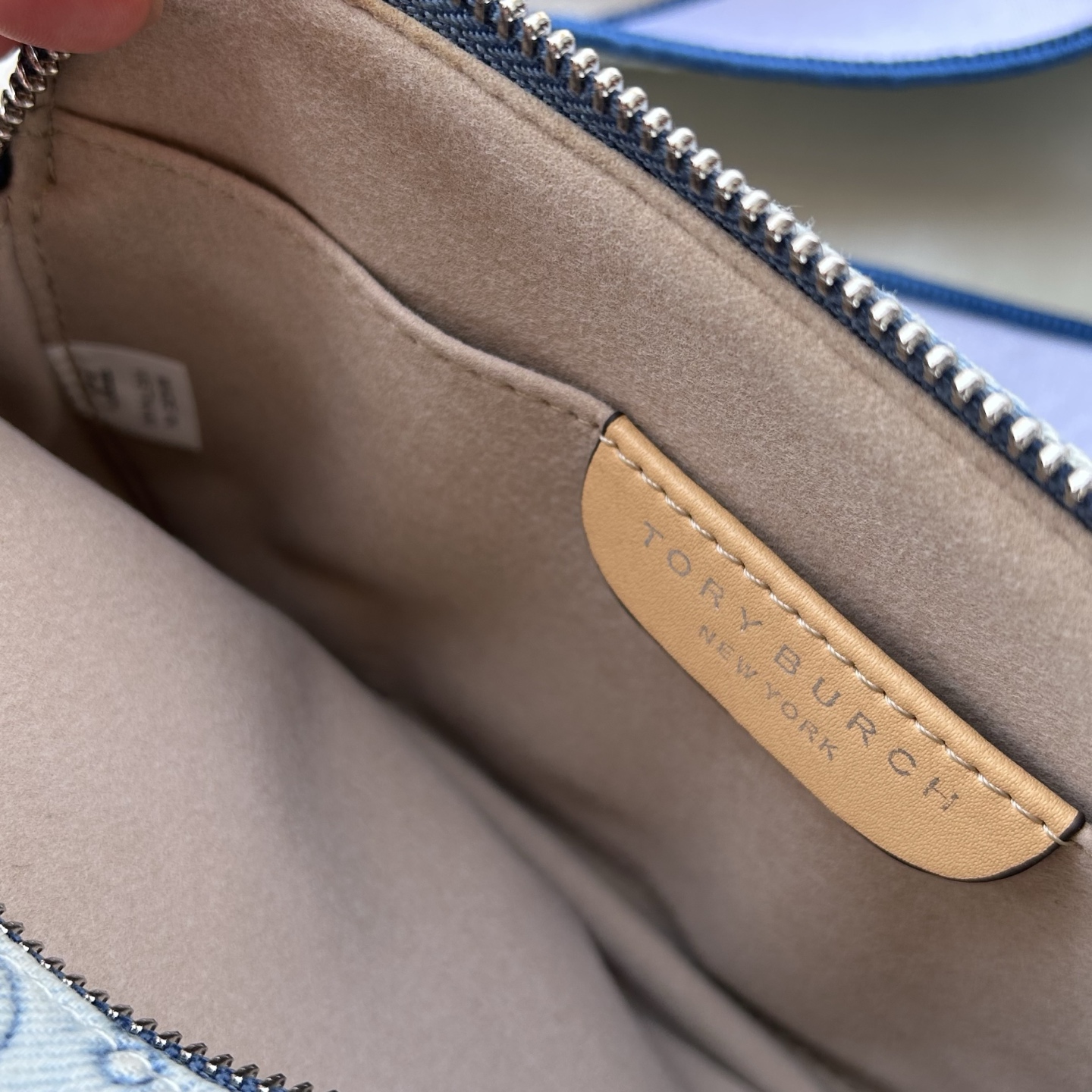 Tory Burch ～ 新款TORY BURCH 汤丽柏琦 169760T MONOGRAM MILLER迷你斜挎相机包