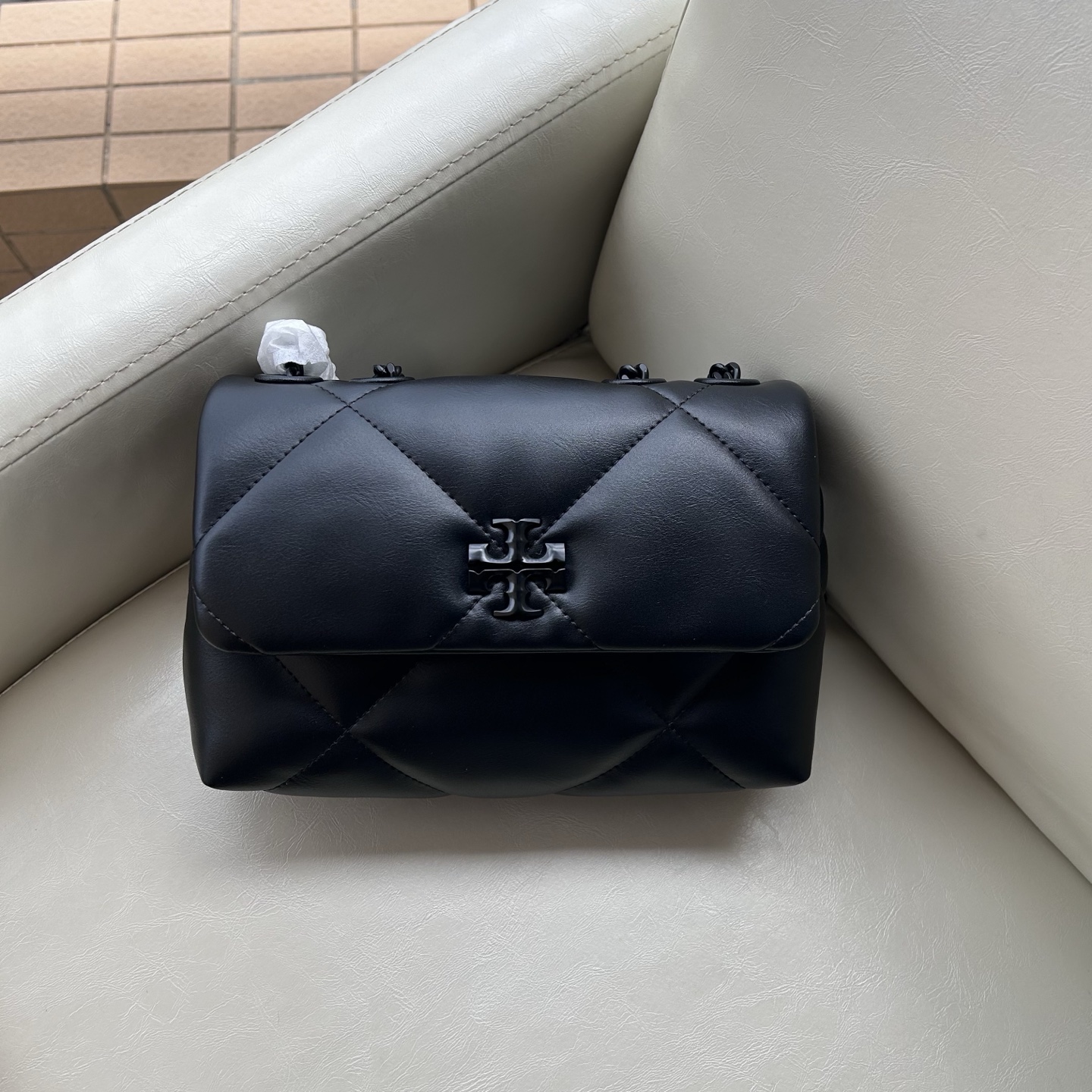 Tory Burch ～Kira 菱格形绗缝小号两用肩背包 材质柔软经久耐用 菱格形绗缝立体蓬松 柔软质感与立体剪裁