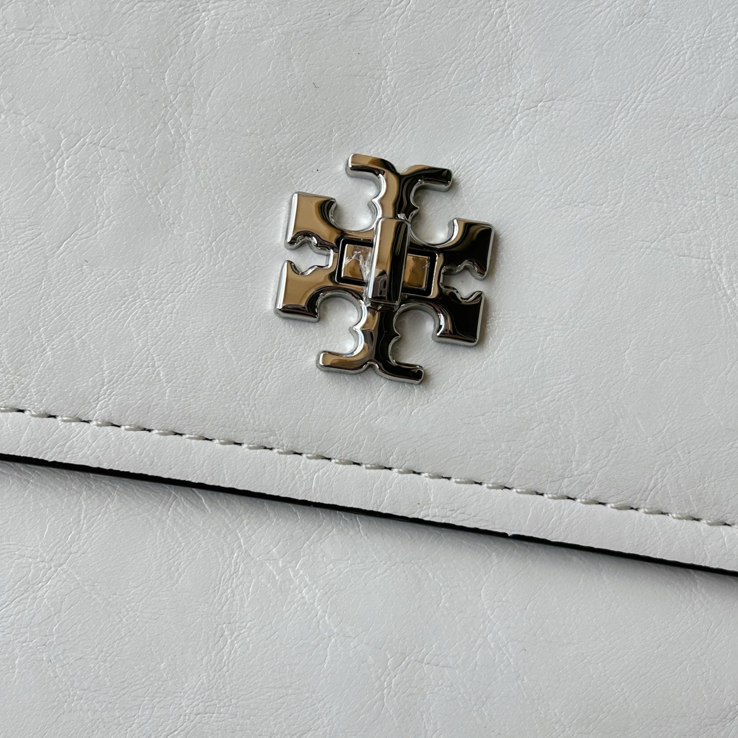 Tory Burch ～ToryBurch TB Kira法棍包油蜡牛皮