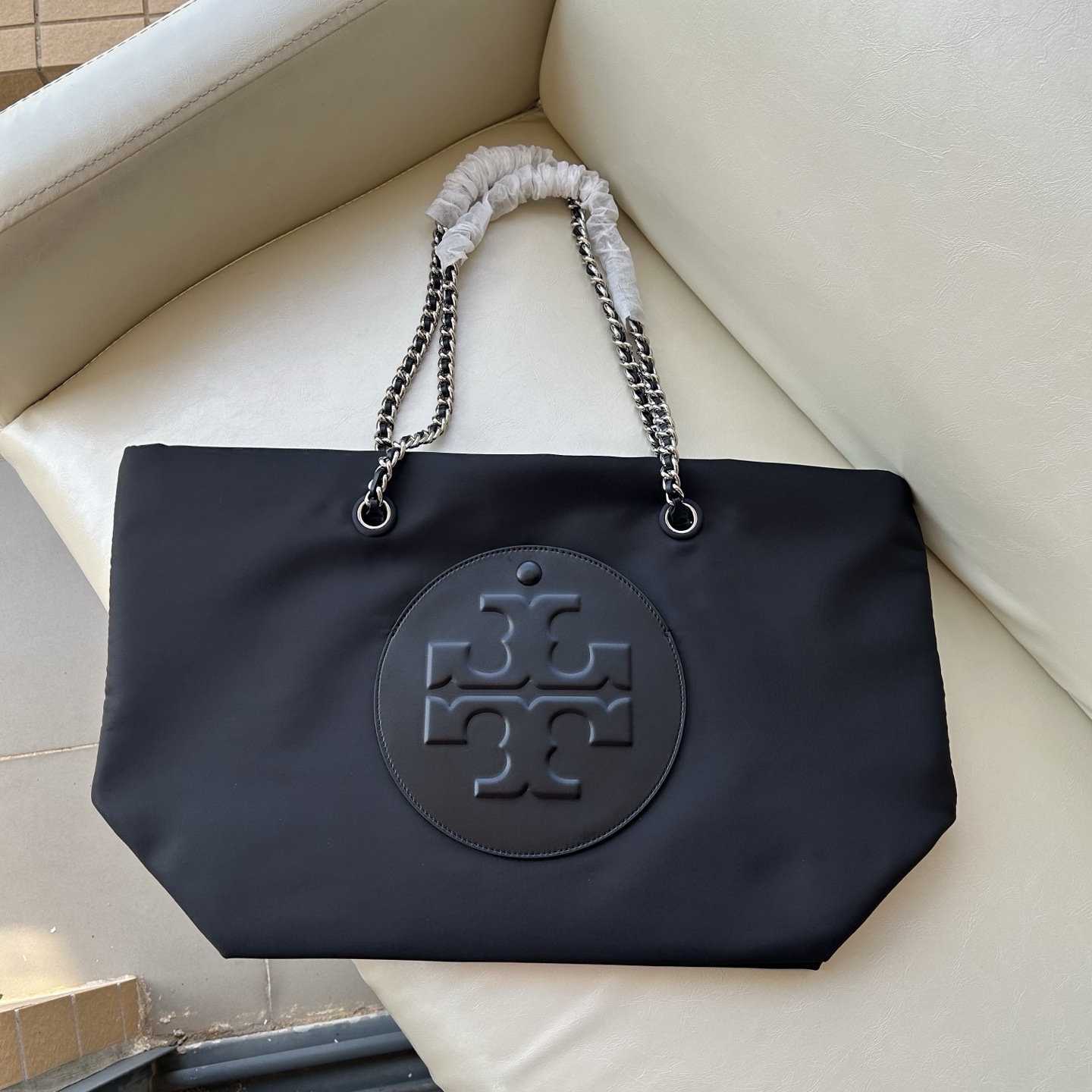 Tory Burch ～Ella链条托特包柔软解构 171639 高密度尼龙材质与编织全铝链条肩带而独具辨识