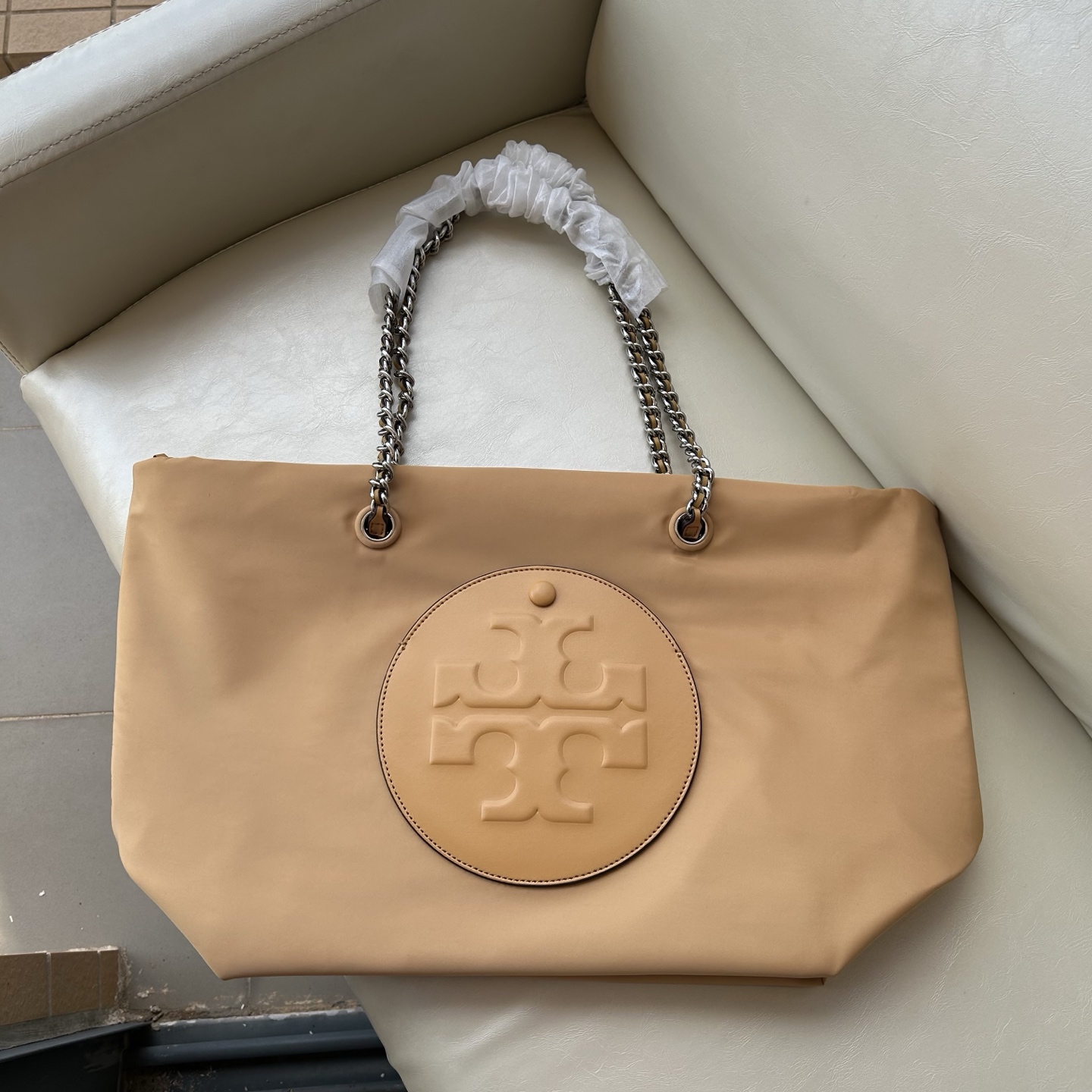 Tory Burch ～Ella链条托特包柔软解构 171639 高密度尼龙材质与编织全铝链条肩带而独具辨识
