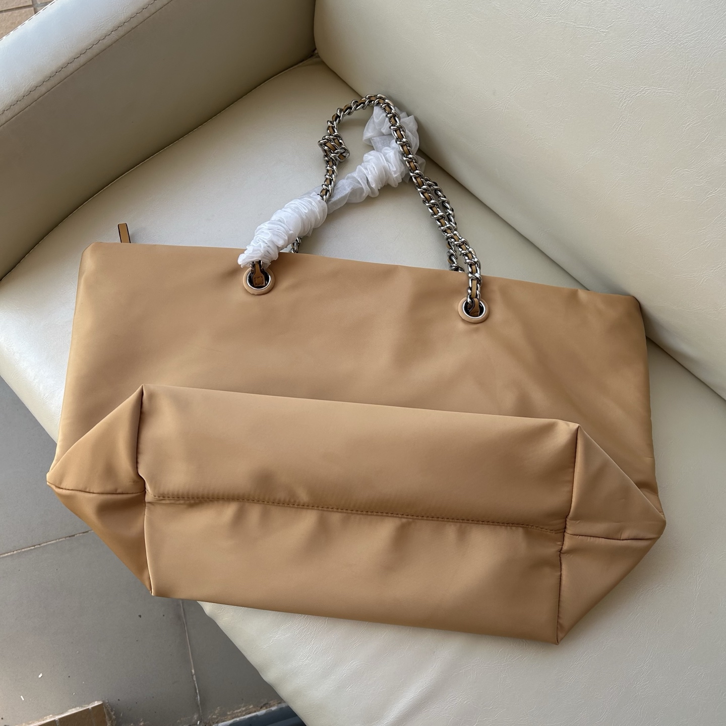 Tory Burch ～Ella链条托特包柔软解构 171639 高密度尼龙材质与编织全铝链条肩带而独具辨识