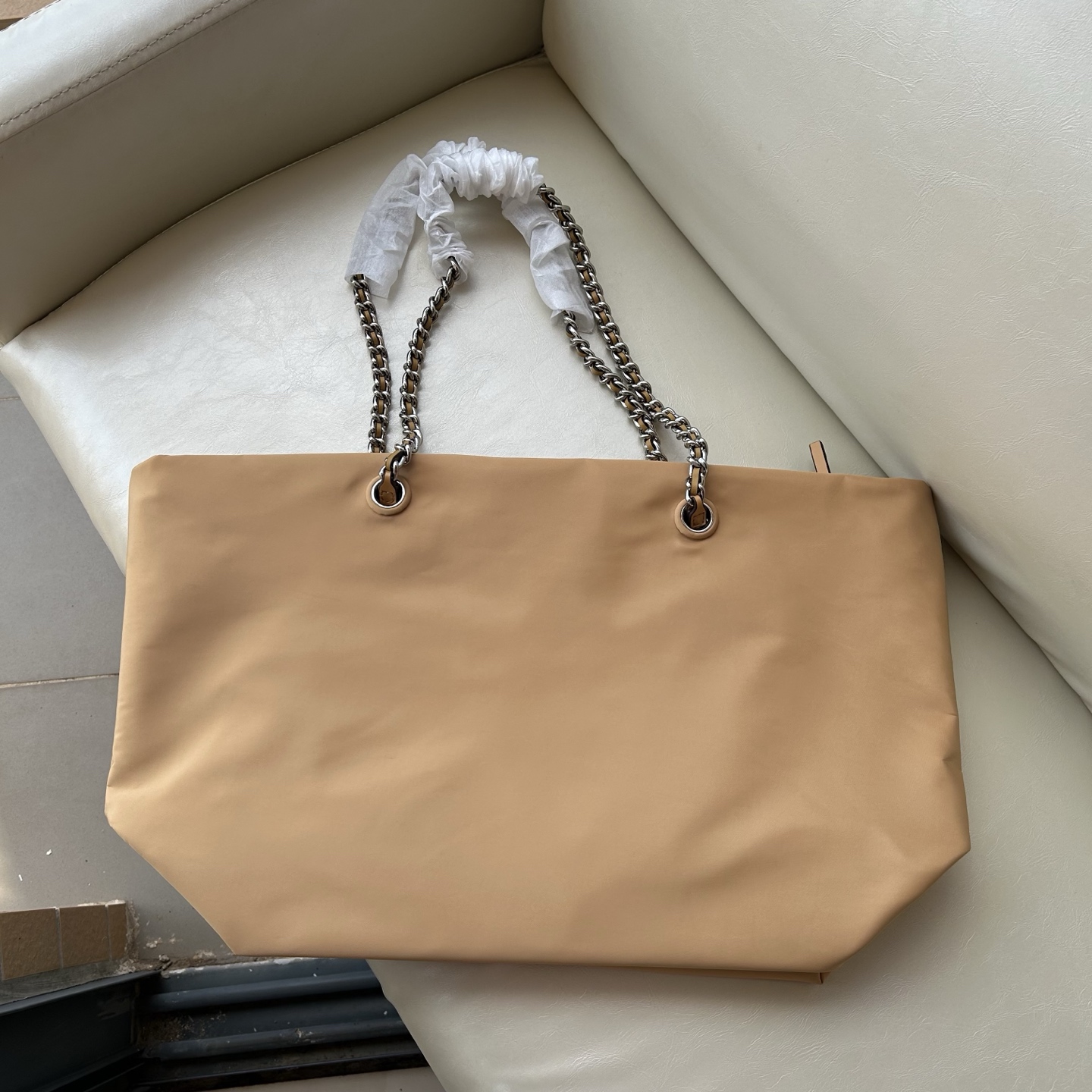 Tory Burch ～Ella链条托特包柔软解构 171639 高密度尼龙材质与编织全铝链条肩带而独具辨识