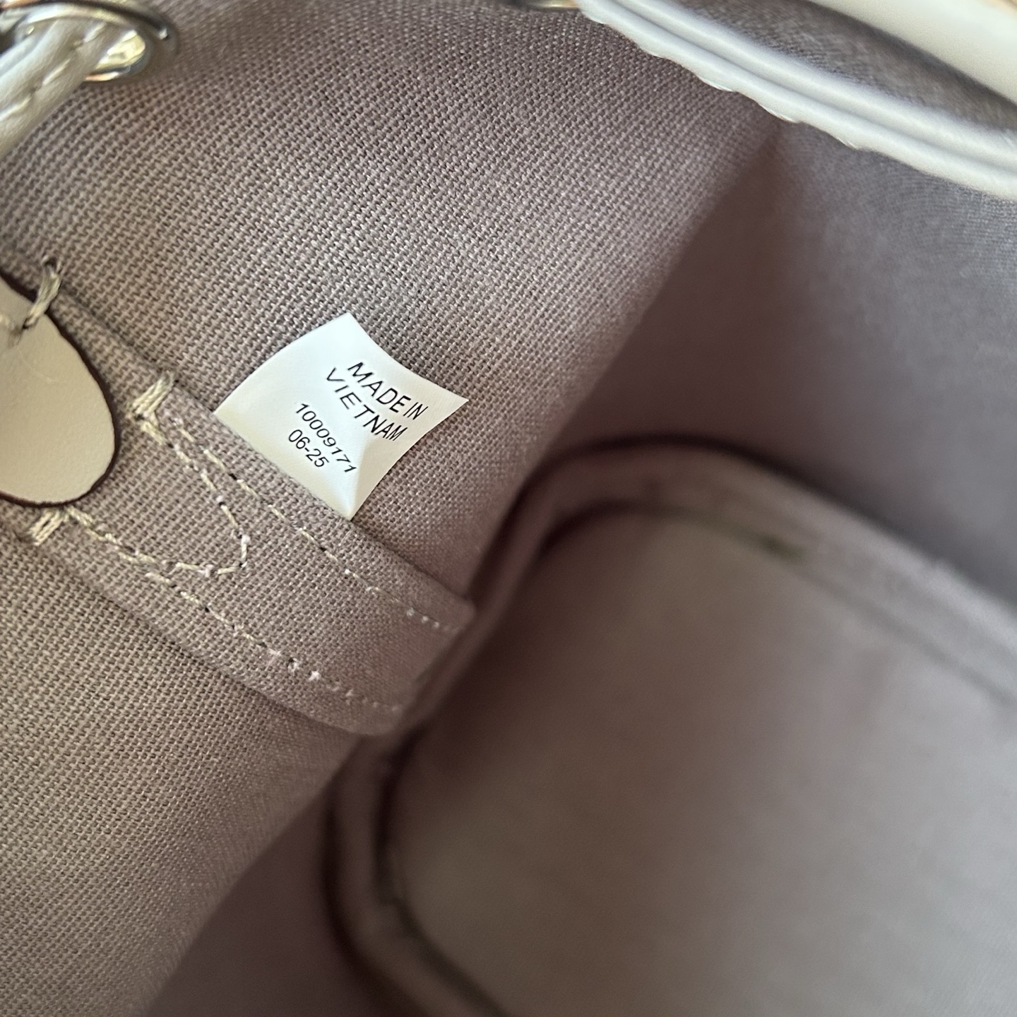 Tory Burch ～新配色ToryBurch新款灰色 水桶包 TMonogram图案 融合提花织物