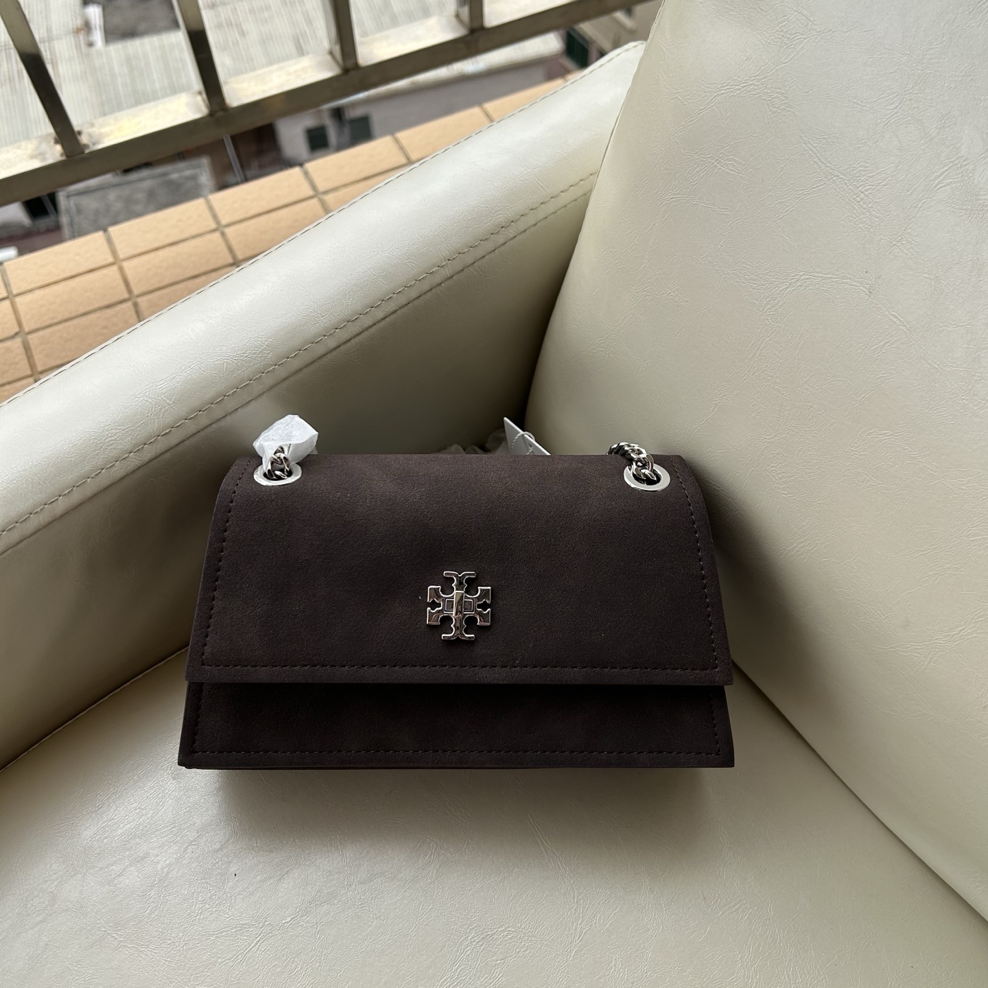 Tory Burch ～Tory Burch Kira麂皮迷你扭锁肩背包Kira Turnlock