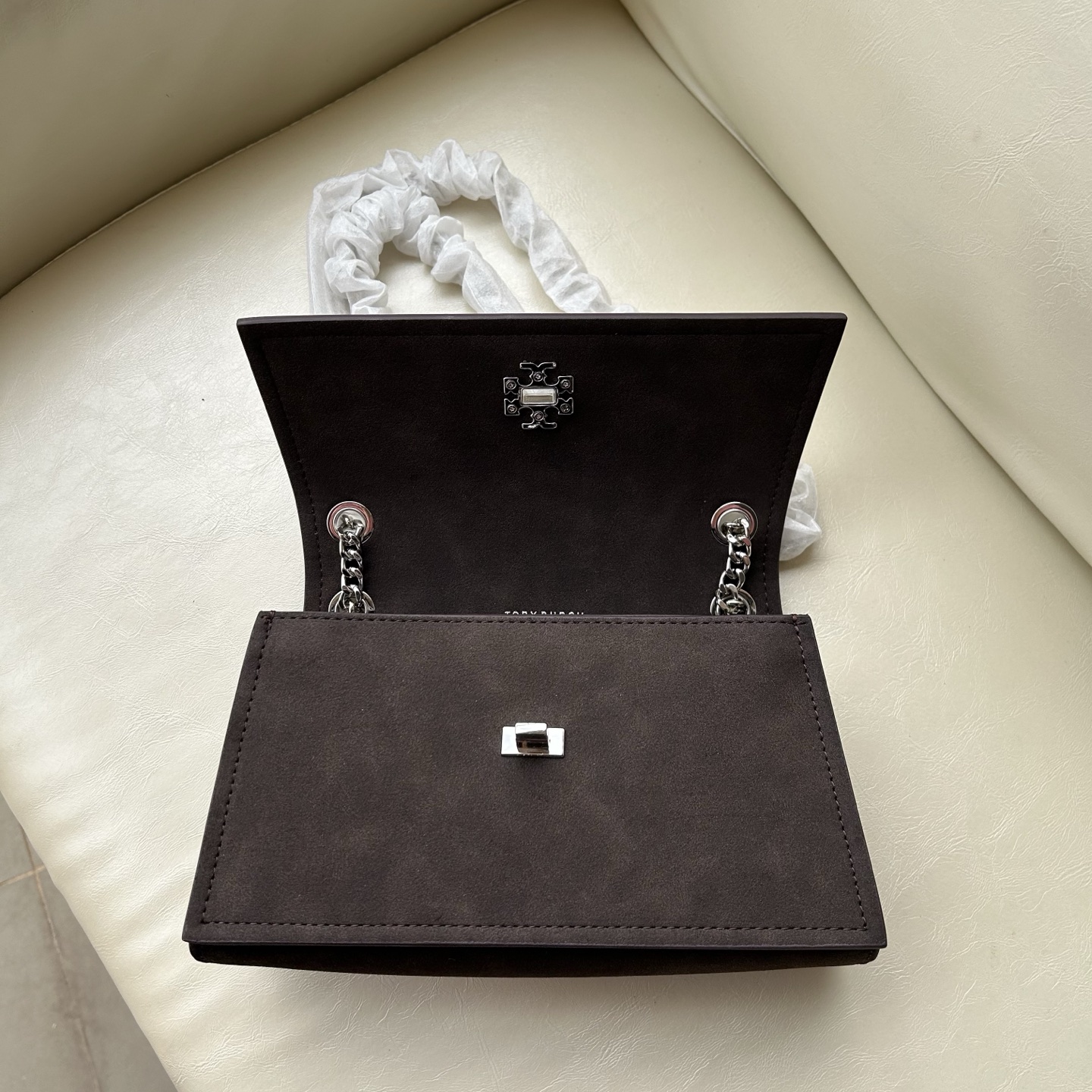 Tory Burch ～Tory Burch Kira麂皮迷你扭锁肩背包Kira Turnlock