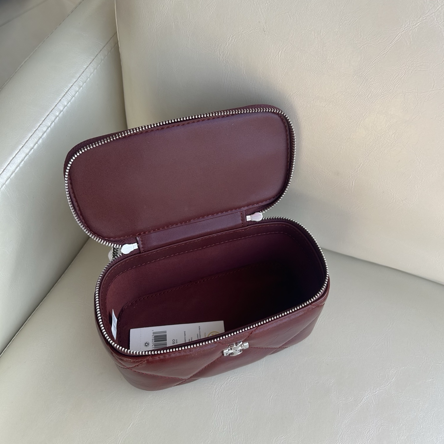 Tory Burch 车厘子酒红油蜡牛皮 Tory burch迷你 Kira 菱格形络缝 Vanity 斜挎包化妆包