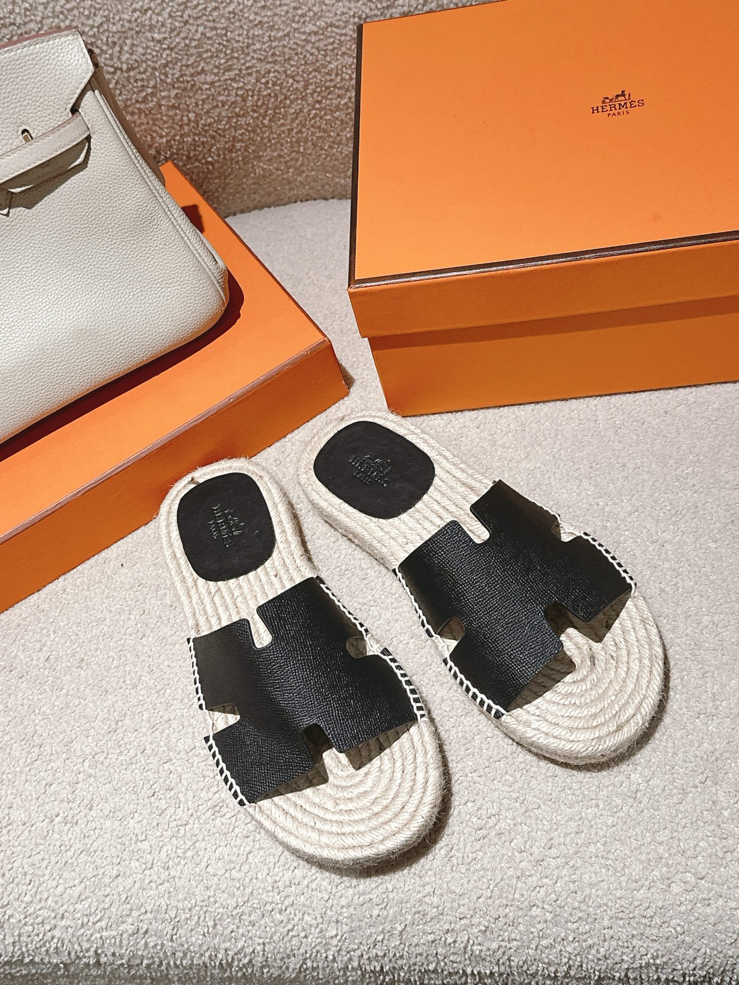 NO:262275,H suede goat fur woven shoes, paired with braided sole, classic 