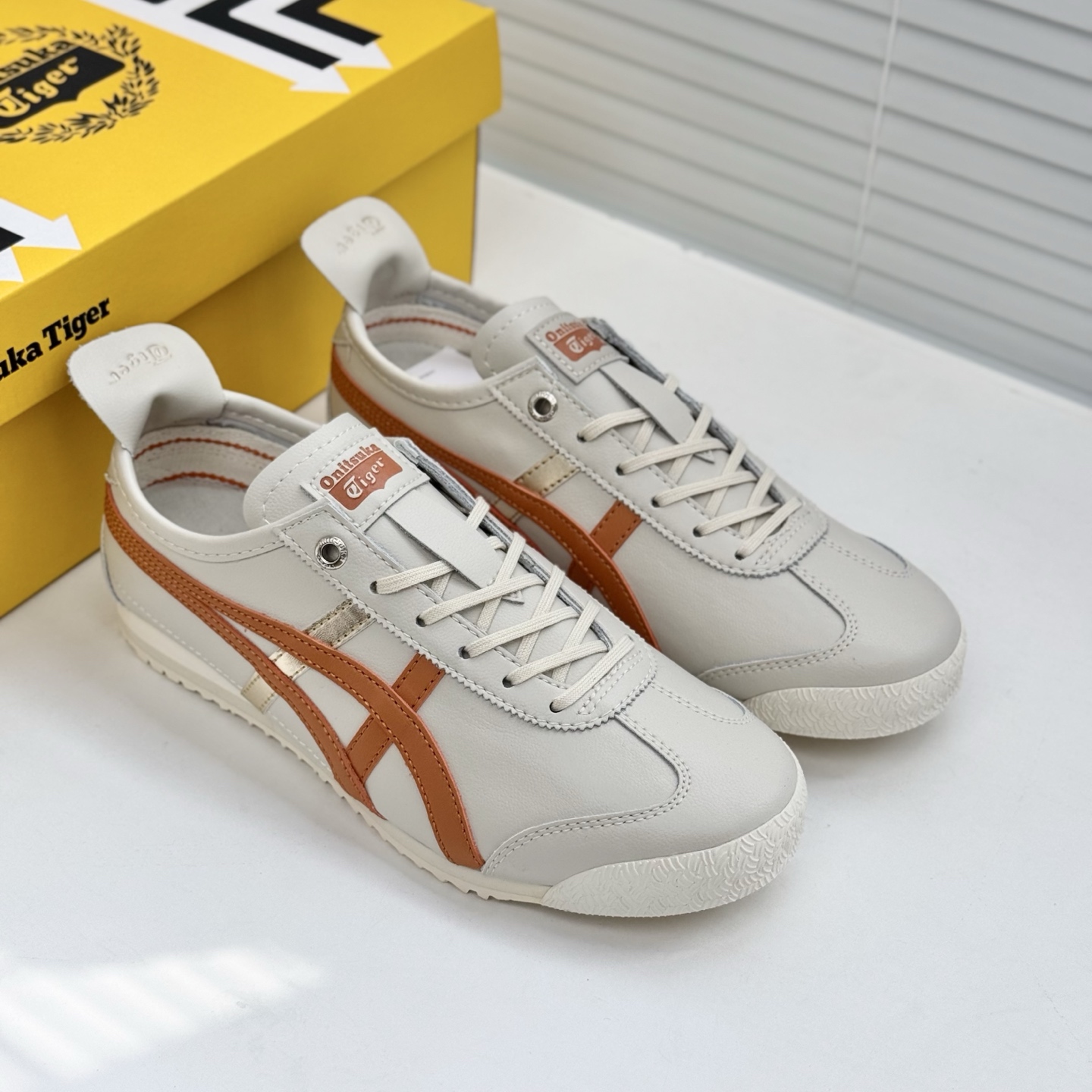 NO:276064,white orange size36 37 37.5 38 39 39.5 40 40.5 41.5 42 42.5 43.5 44 45,19860909白橙 size36 37 37.5 38 39 39.5 40 40.5 41.5 42 42.5 43.5 44 45,,Men's shoes