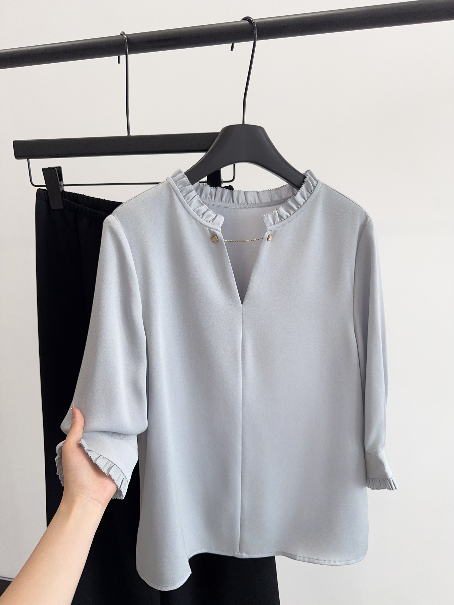 NO:455977,Three-dimensional tailoring, elegant and thoughtful and thoughtful human comfort. Easy and comfortable to wear, casual and elegant, slightly loose style, elegant upper body, elegant and lively, alexander wang19860909立体剪裁,风雅得宜,贴心考究人体舒适度 穿着轻松舒适,随性优雅,微完松版型,上身飘逸灵动,,alexander wang,Women's clothing